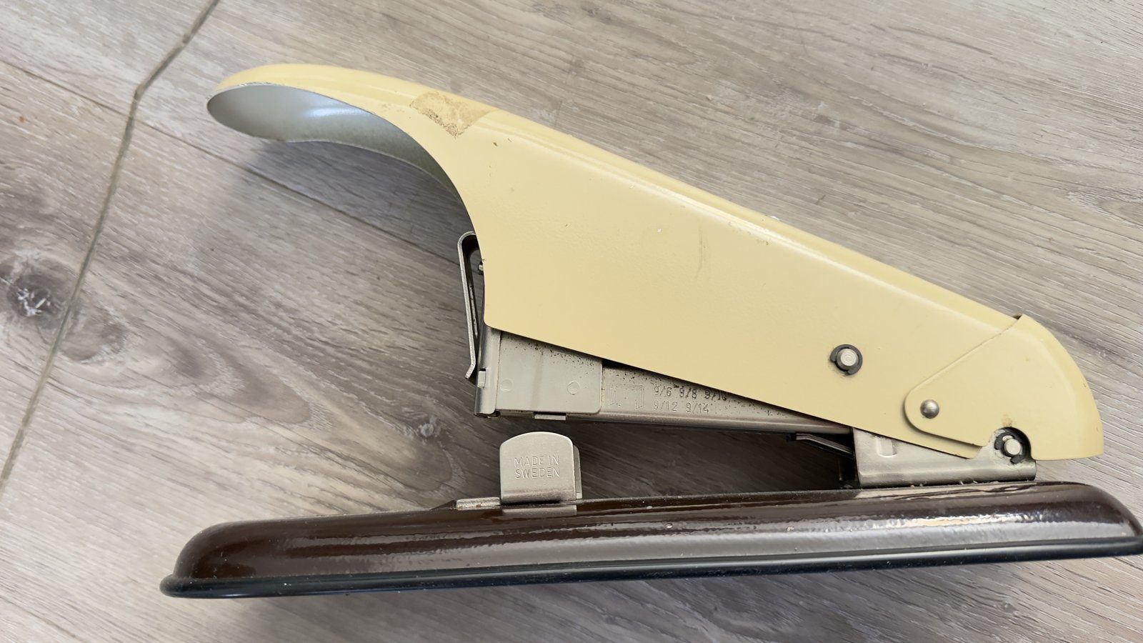 Vintage Apsco A9 Heavy-Duty Stapler – Metal, Toronto, Ont. - photo 5