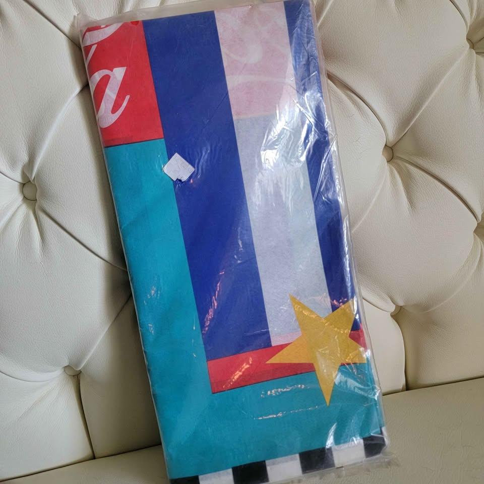 1988 Coca-Cola paper tablecover Gibson - photo 4