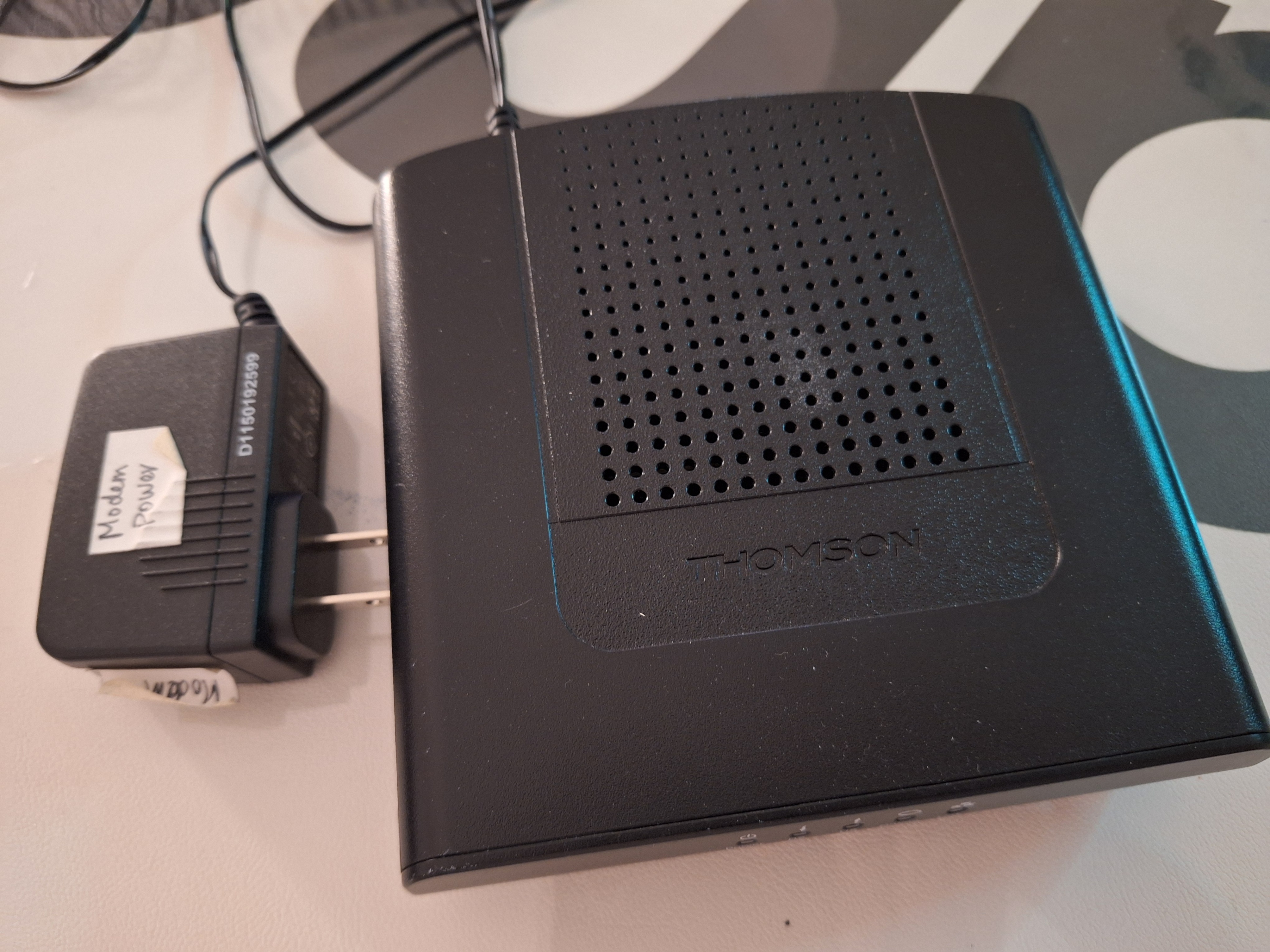 Thomson DCM476 Cable Modem - photo 2
