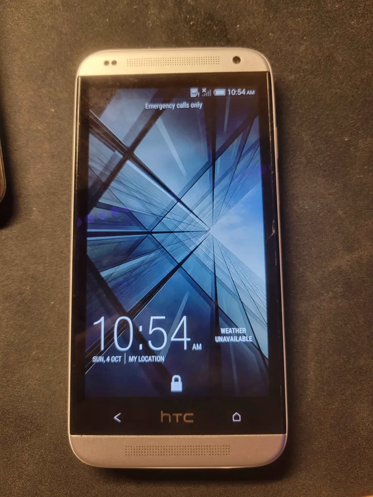 White HTC Smartphone - photo 2