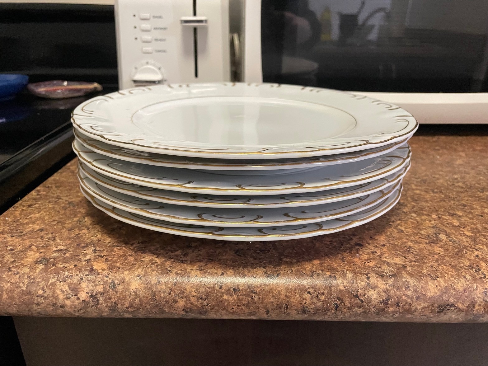 Vintage Rose China plates, set of 6 - photo 2