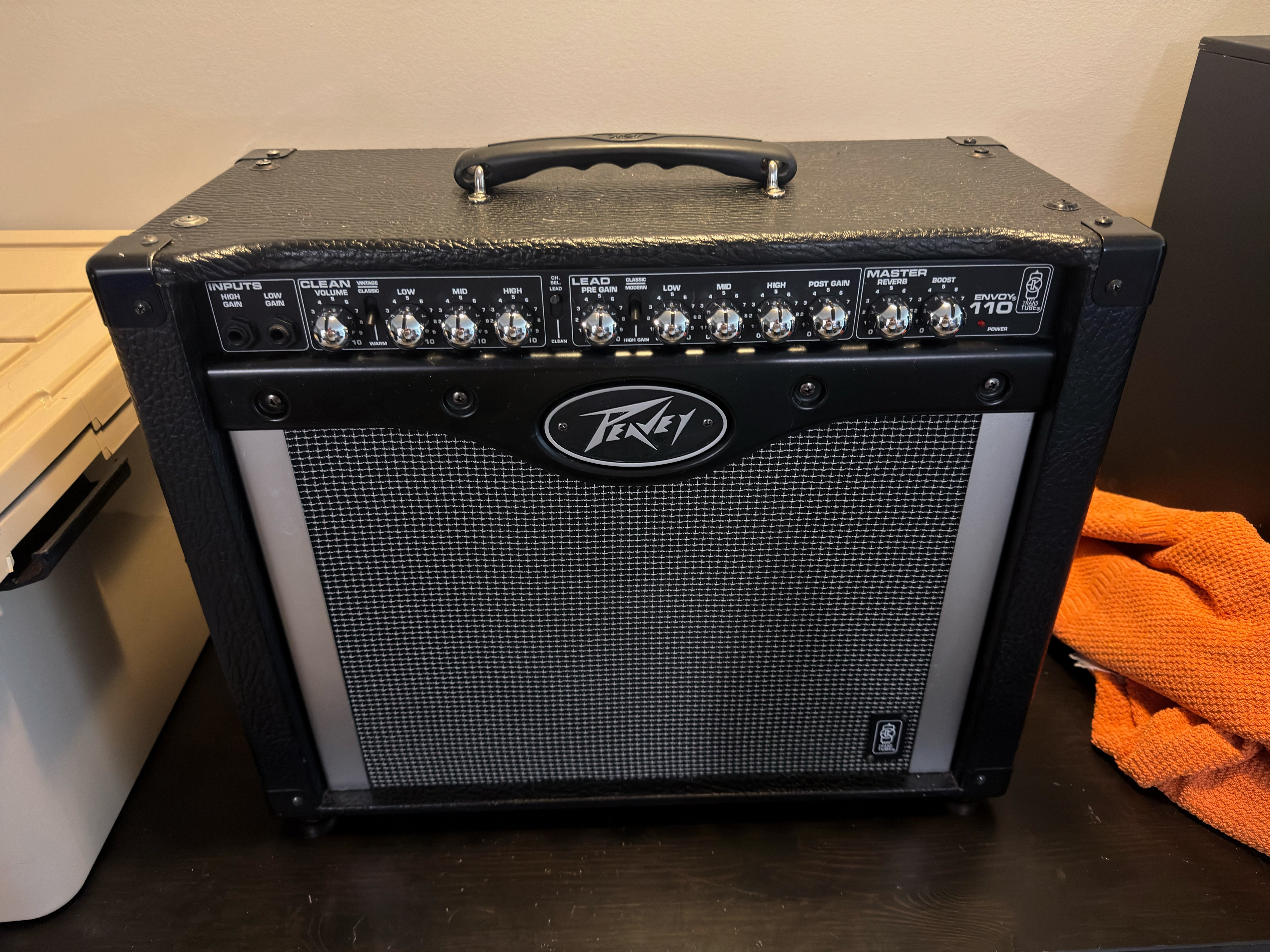 Peavey Envoy 110 guitar amp with footswitch (40W, 10")