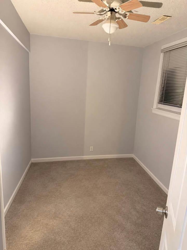 Basement (Legal) for rent at Saddleridge near Saddletowne circle - photo 4