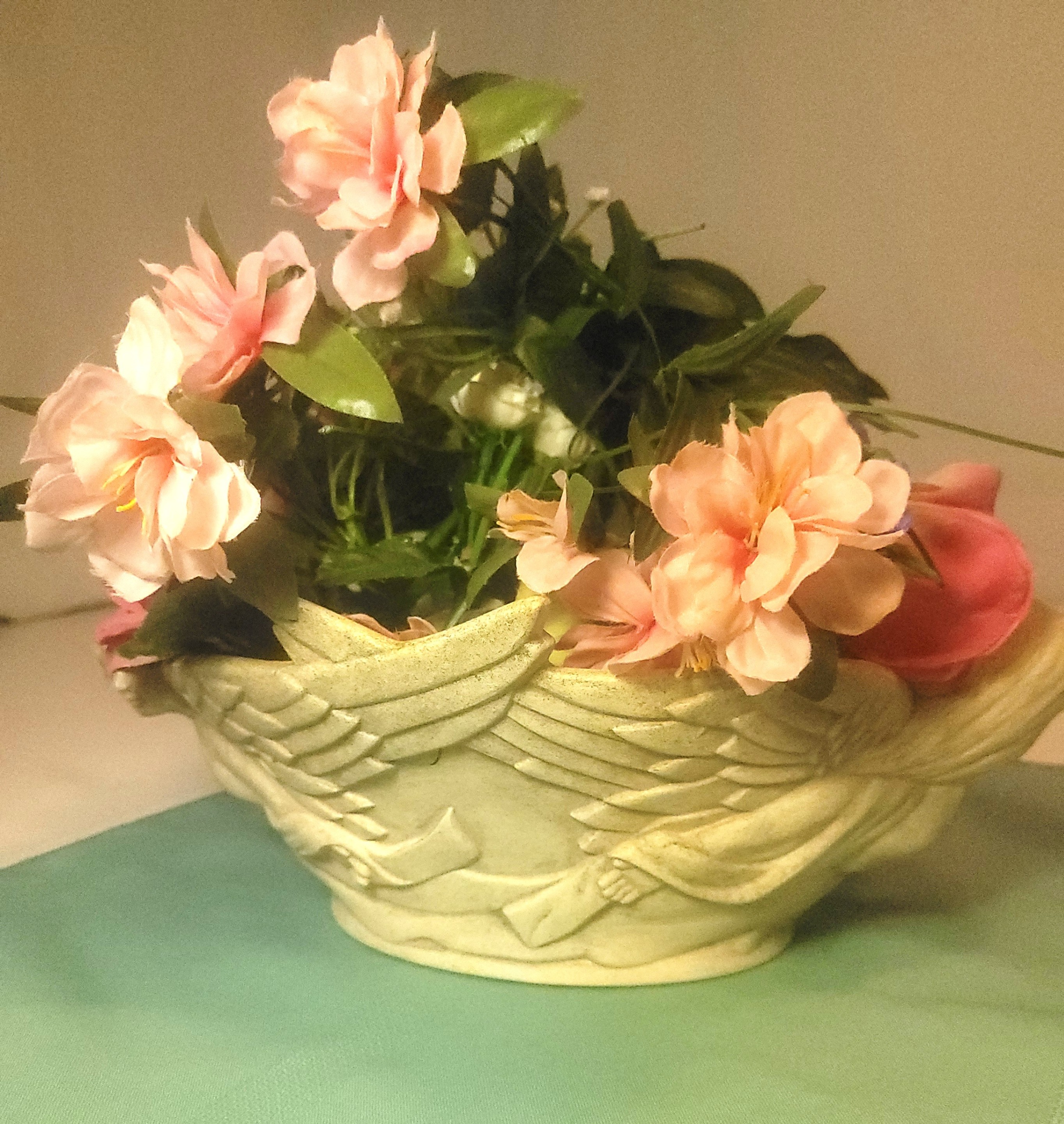 Angel Wings Centerpiece Bowl Planter Vase White Resin Ceramic - photo 2