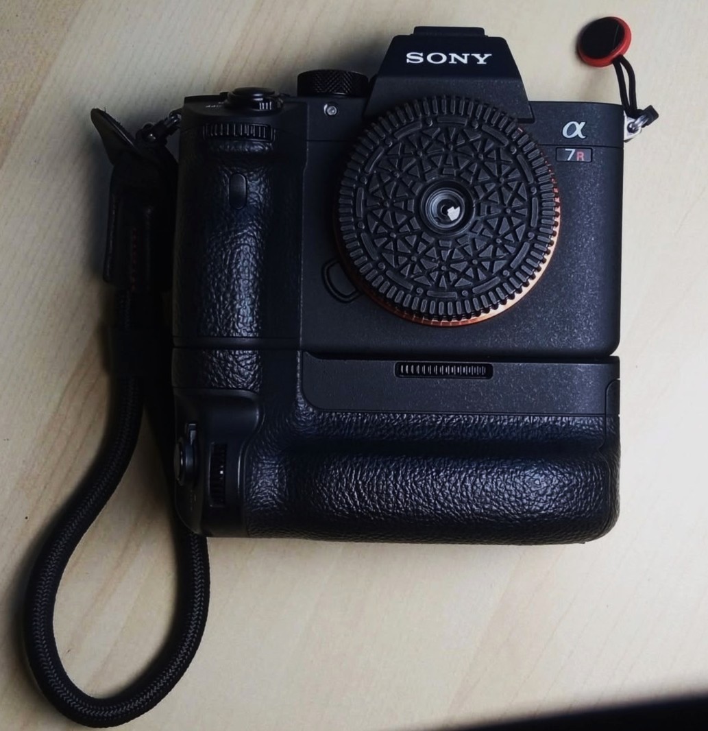 Sony A7R IIIA + Grip - 42MP camera