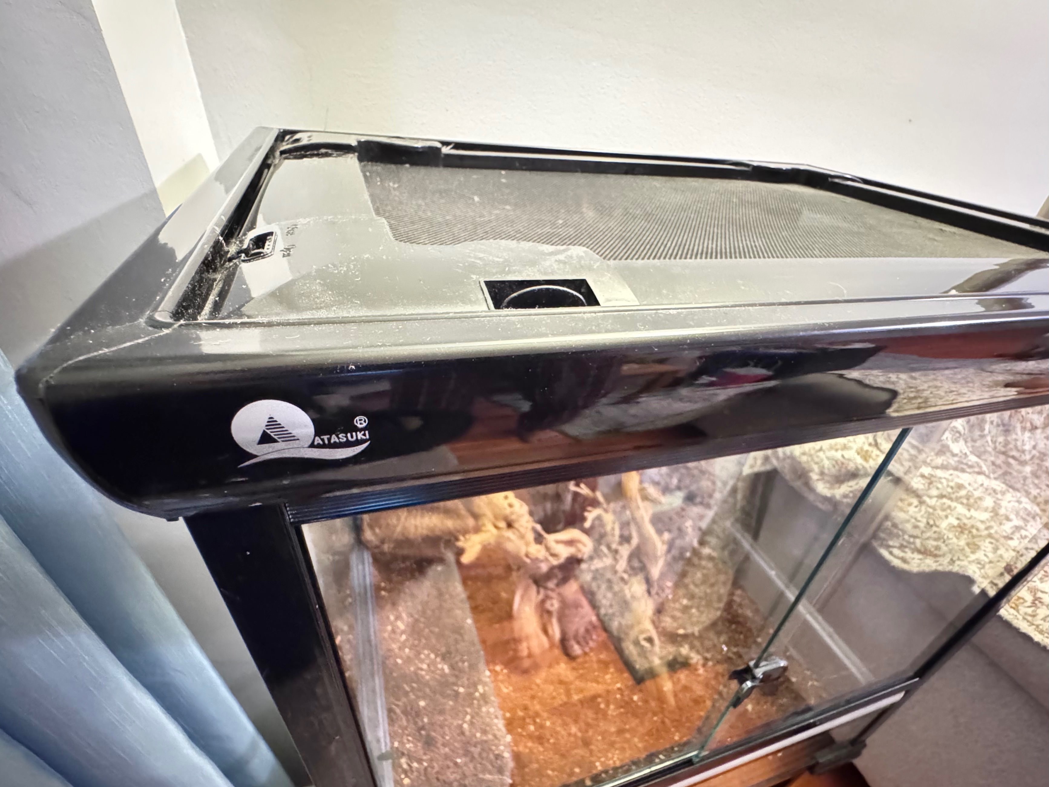 Large reptile terrarium with custom backround and wood branches - photo 2