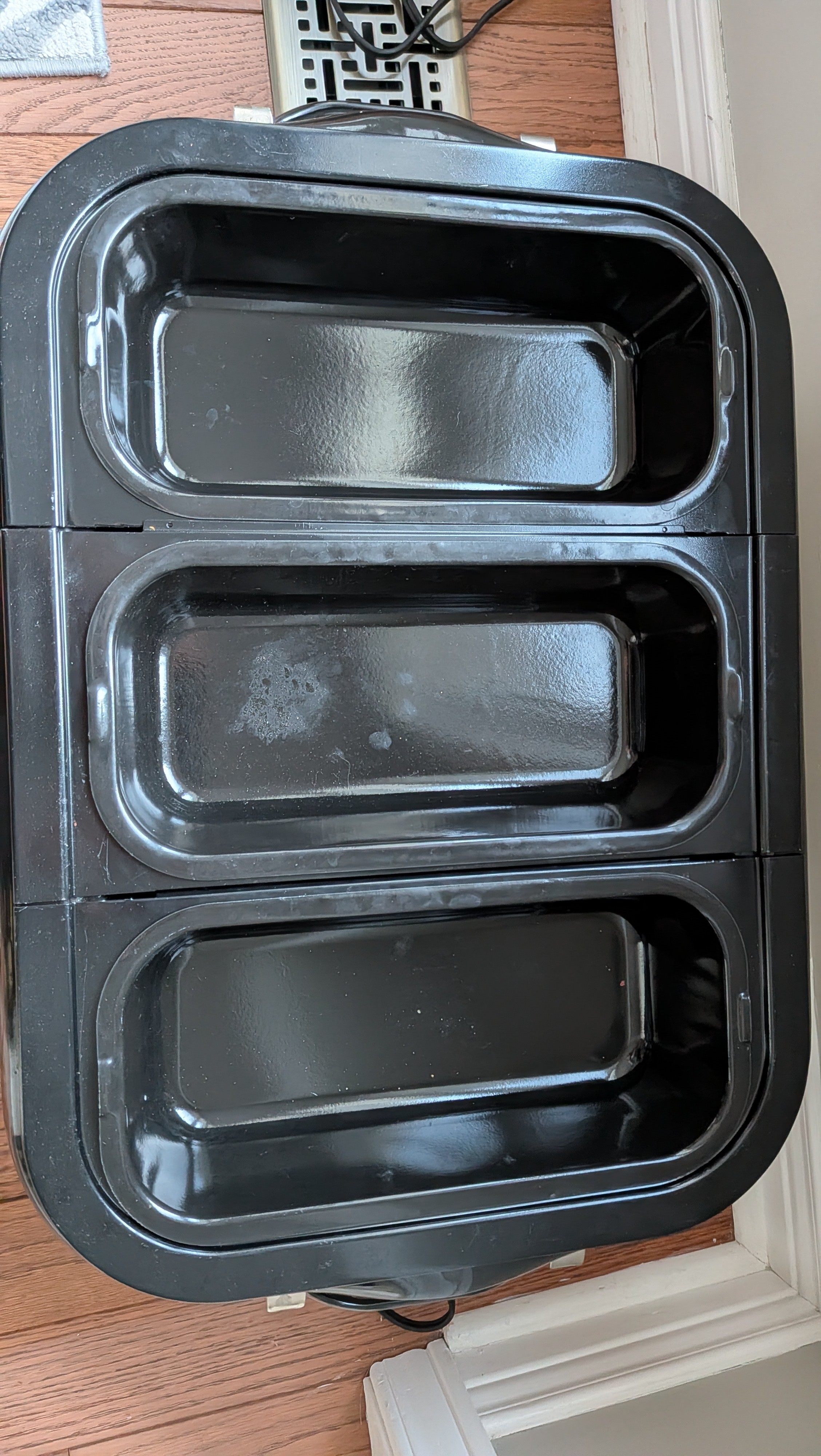 Hamilton Beach 18-Quart Roaster Oven with Buffet Pans – $60 OBO - photo 3