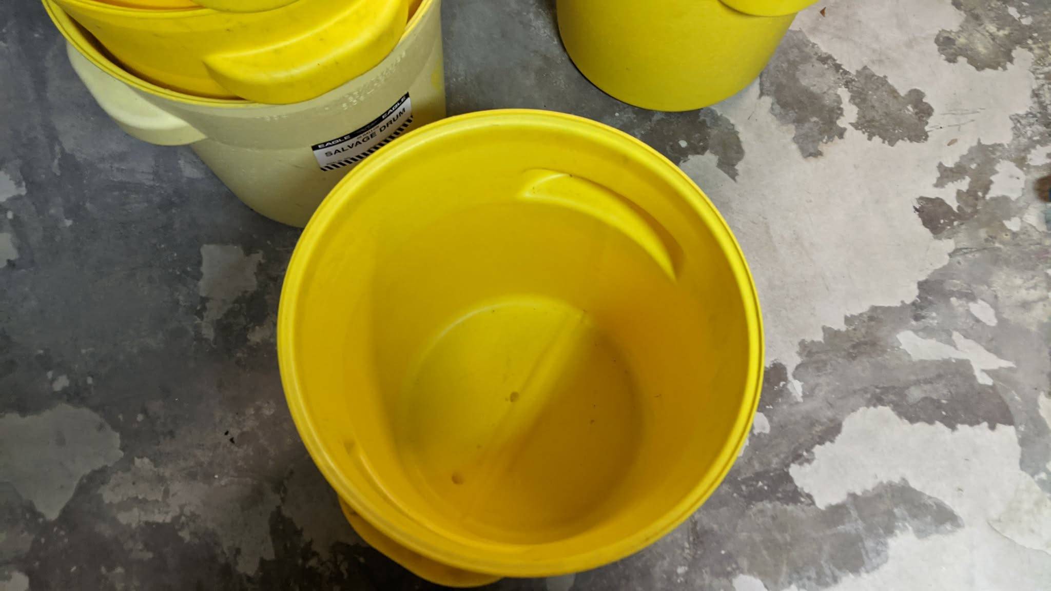 EAGLE SALVAGE DRUM 20 GALLONS PLASTIC BARREL - photo 2