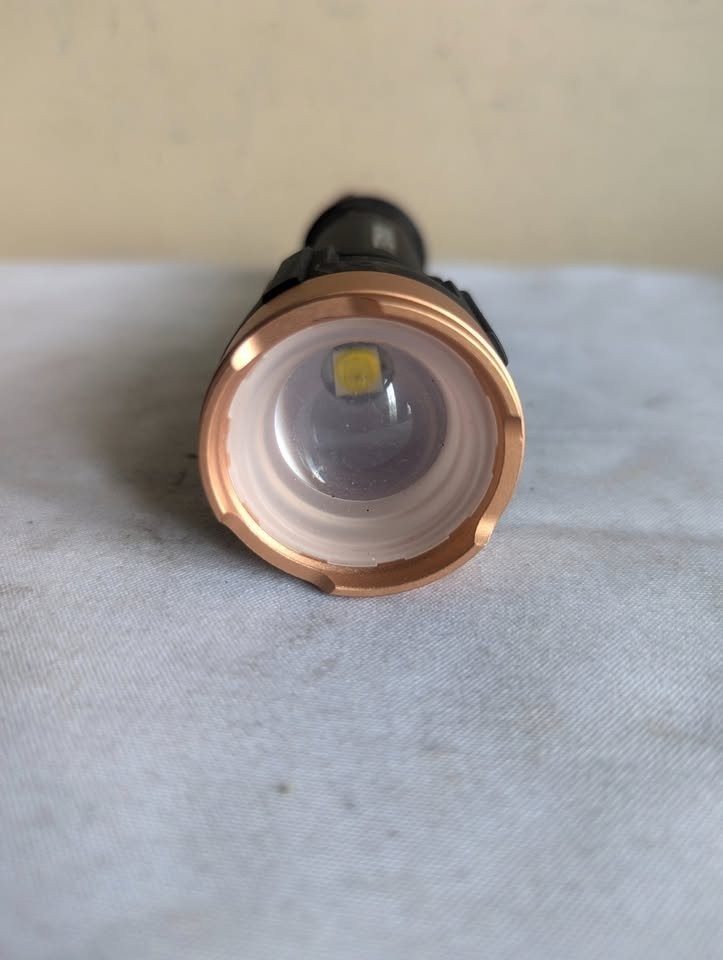duracell flashing light, pocket size, with 4x AAA batteries - photo 2
