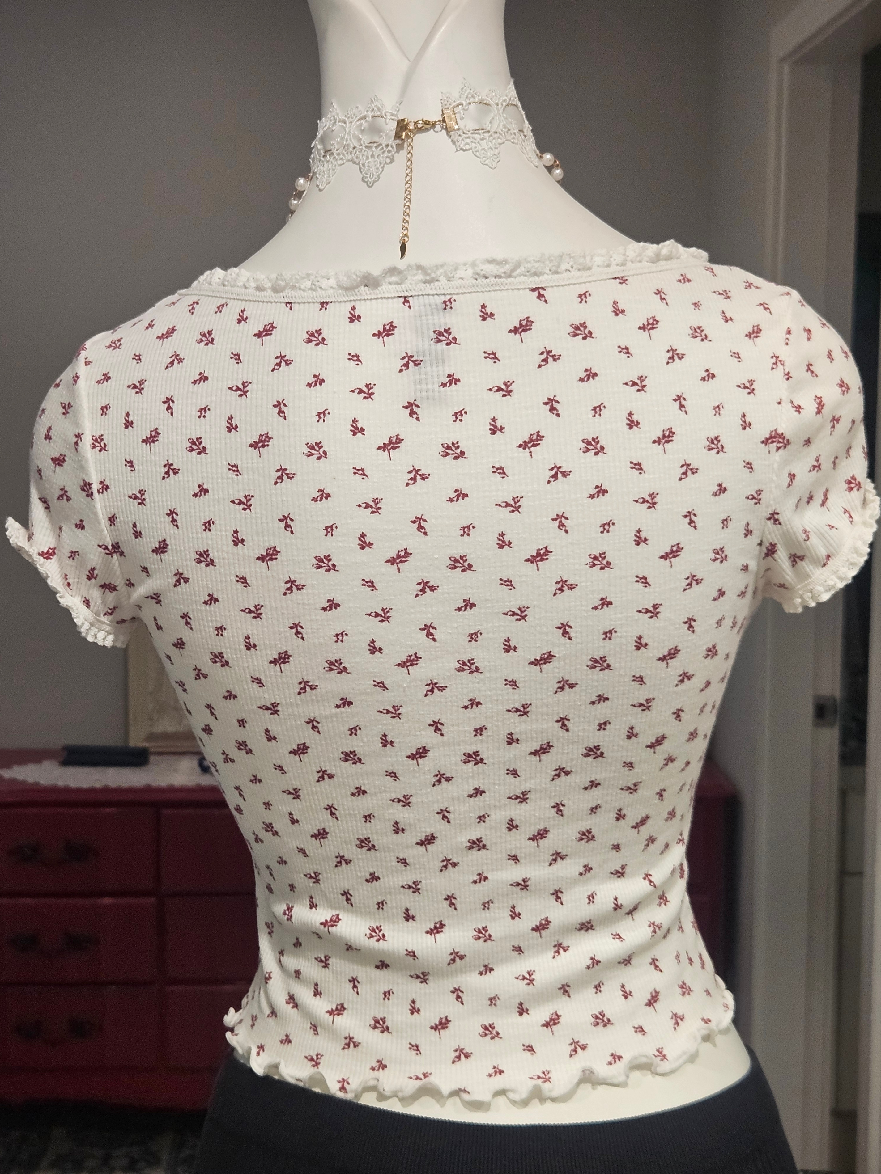 ditzy floral print lace trim top - photo 3