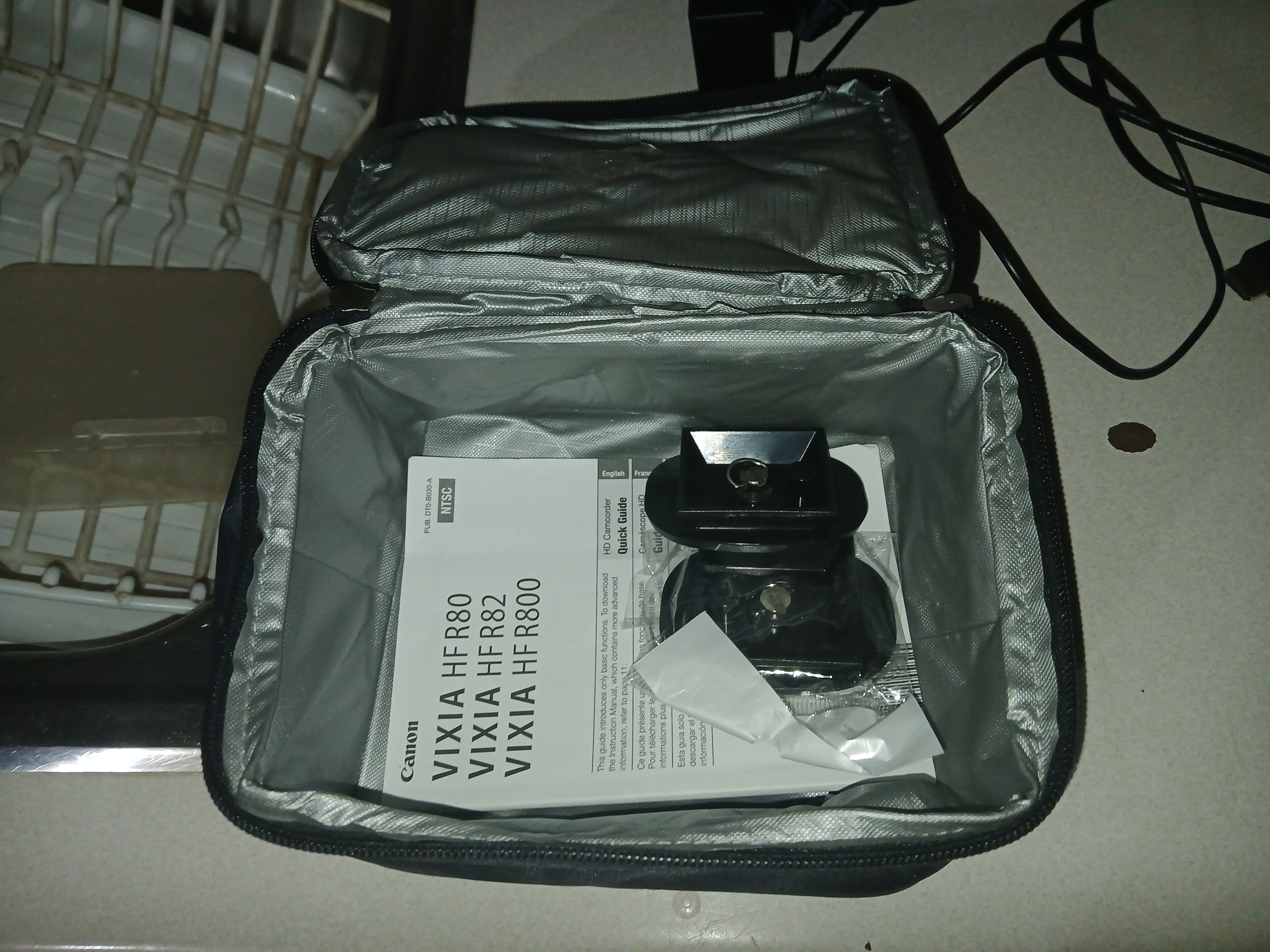 CANON Vixia HF R800 Camcorder - photo 3