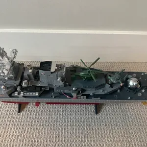 Model Warship M-811 with Helicopter and Figures - photo 2