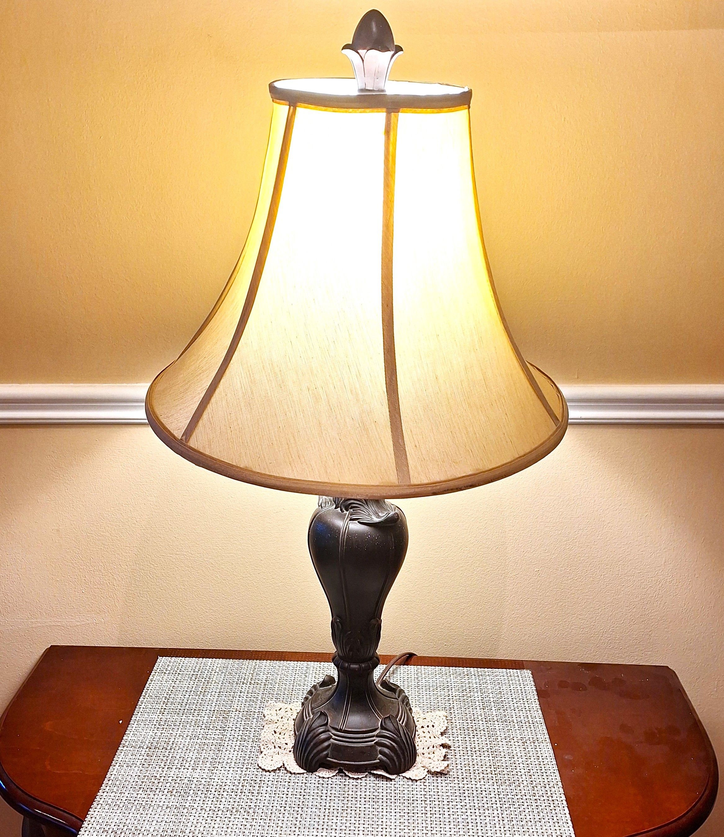 Vintage style table lamp