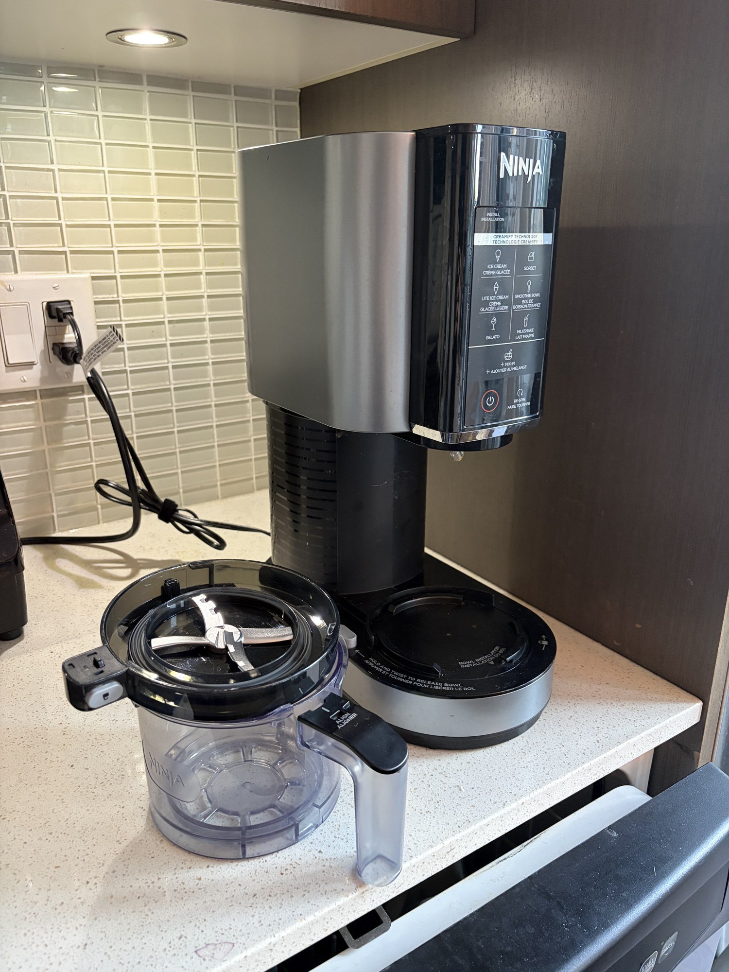 Ninja CREAMi Ice Cream Maker (NC301C) + 6 pints - photo 2
