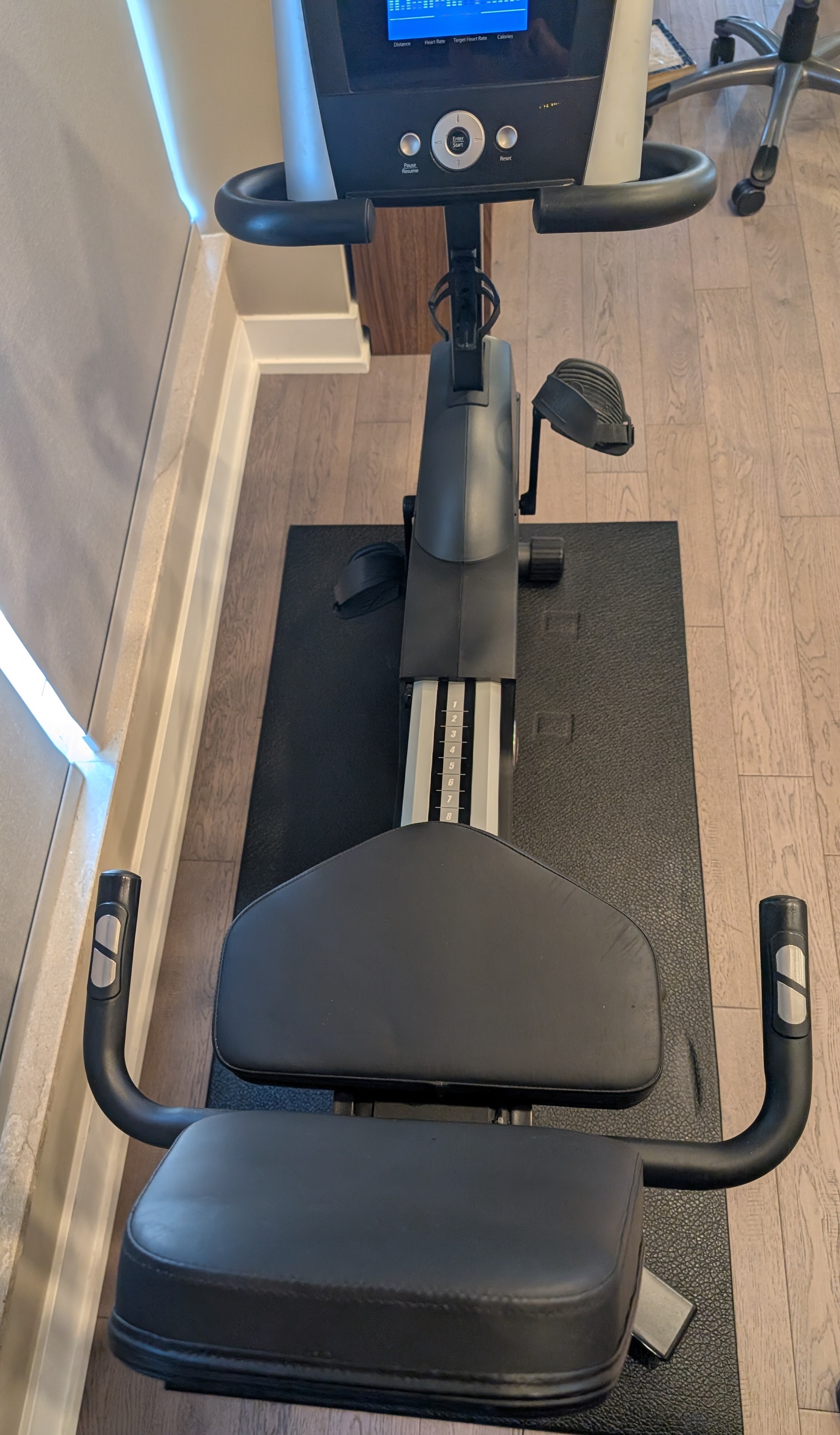 Life Fitness R1 Recumbent Exercise Bike - photo 2