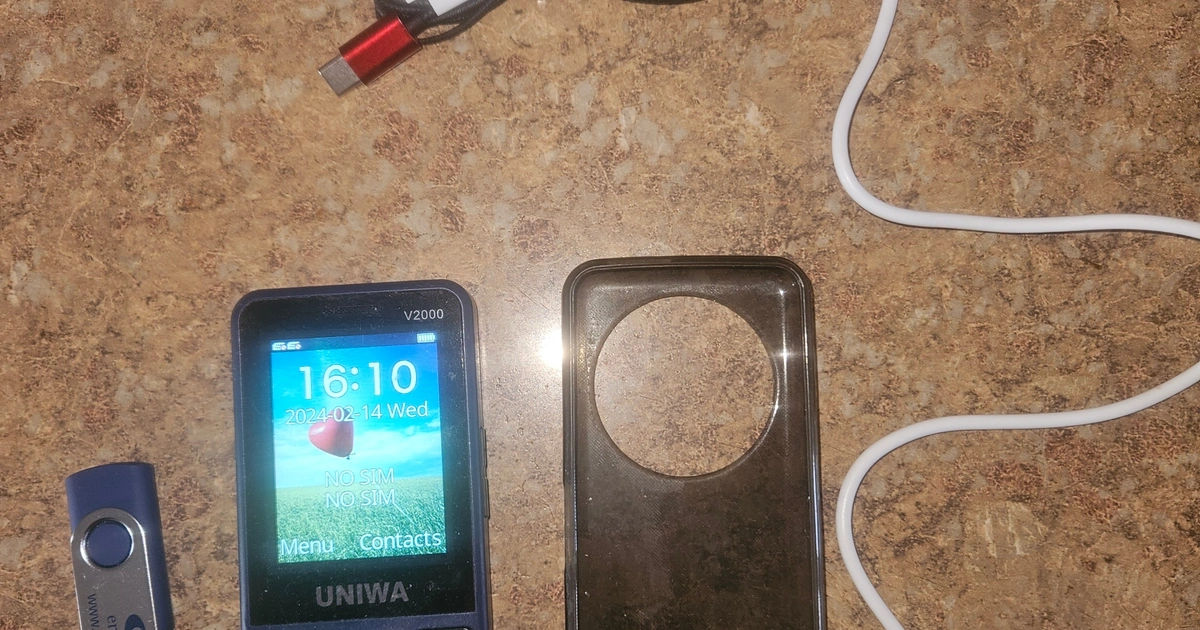 Help Telephone Button UNIWA 4G LTE BIG BUTTON PHONE-DUAL NANO SIMS-FM RADIO-FLASHLIGHT | Karrot
