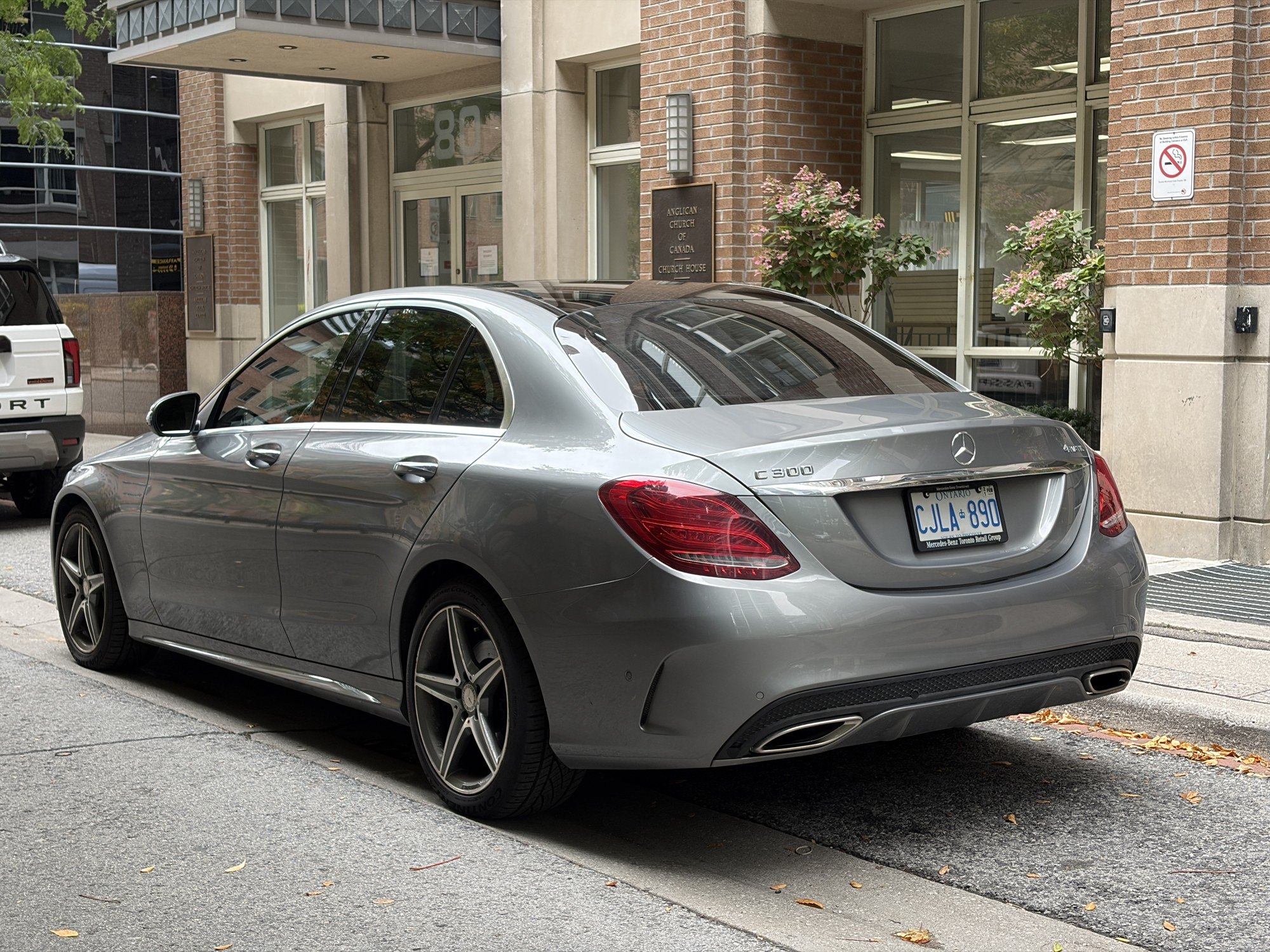 2016 Mercedes-Benz C300 4MATIC – 86,938 km, AMG Wheels - photo 4