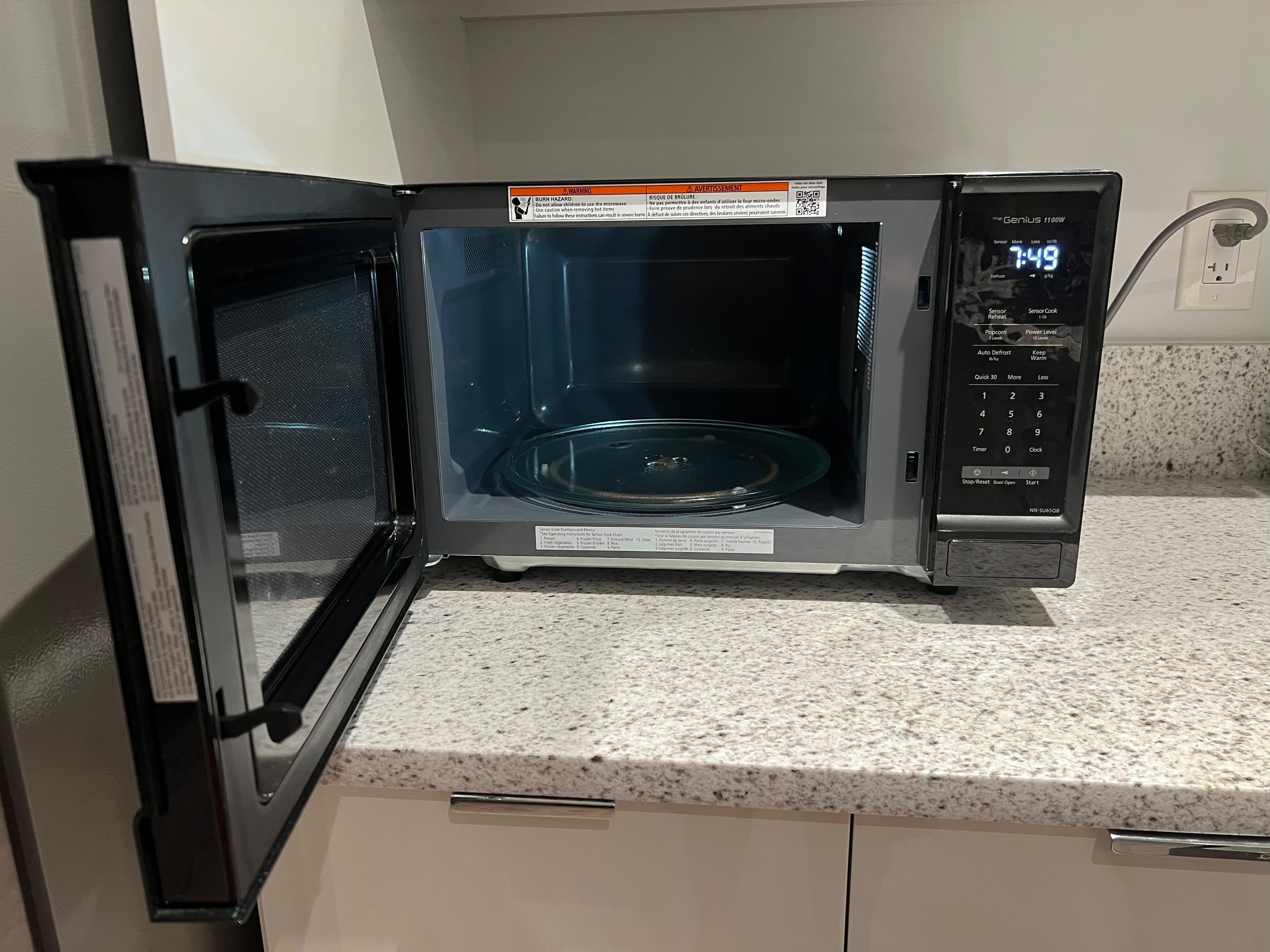 Panasonic NN-SU65QB 1100W Microwave - photo 2
