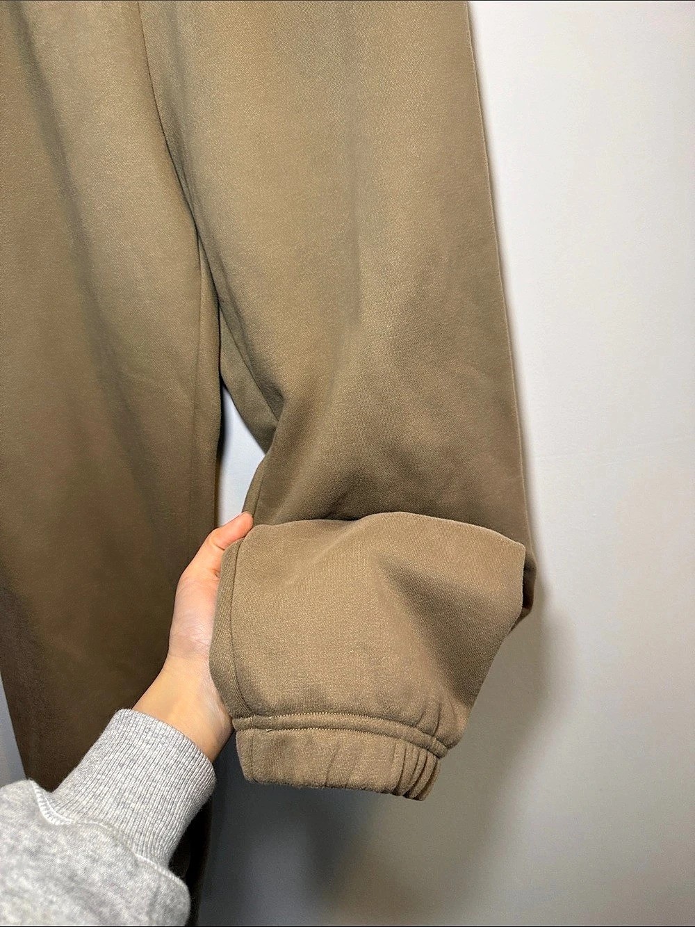 Aritzia Tna Cozy Fleece Boyfriend Sweatpant Brown - photo 4