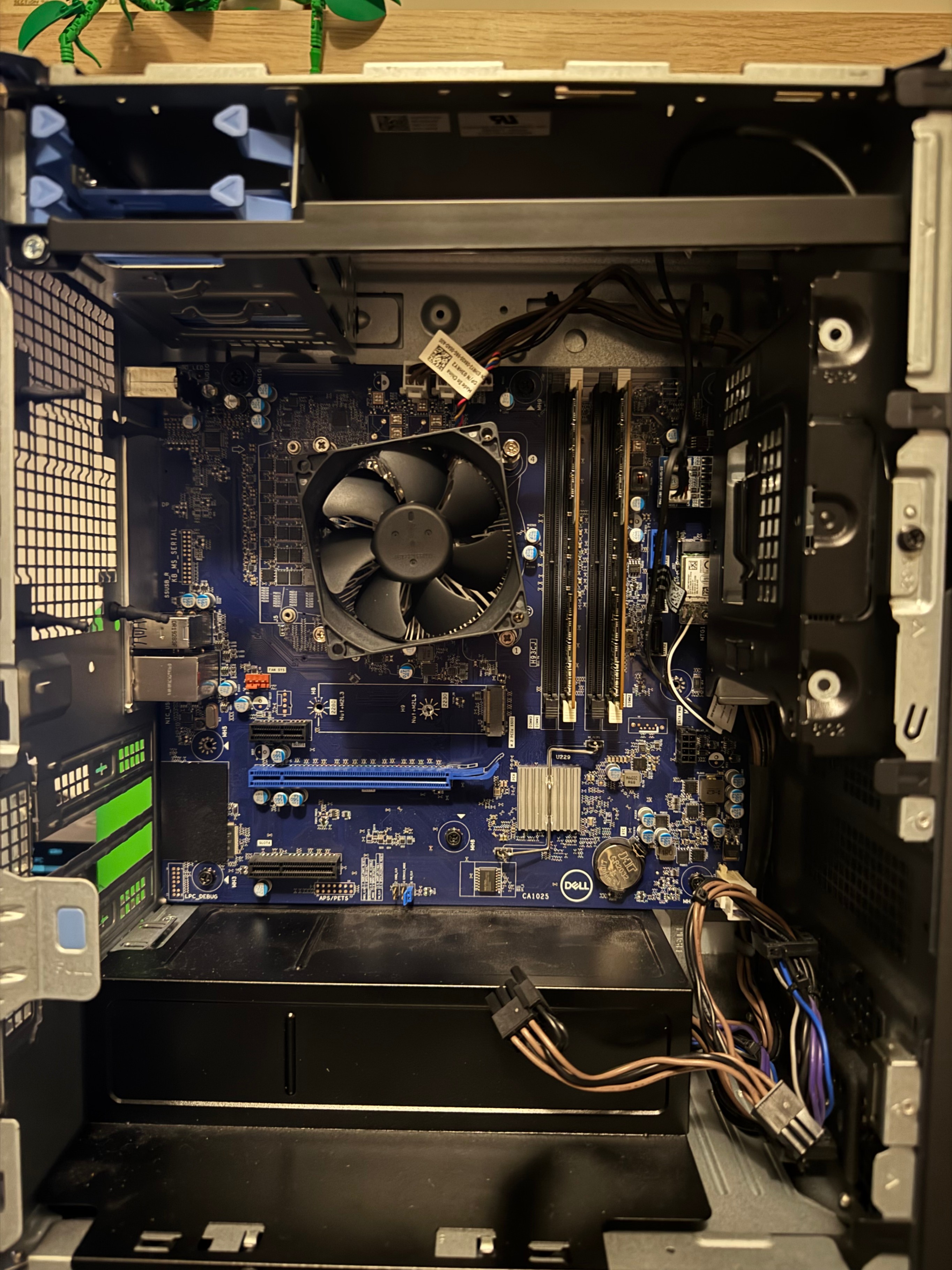 DELL G5 Case + Generic DDR4 (2666MHz) 8GB RAM (x2) - photo 2