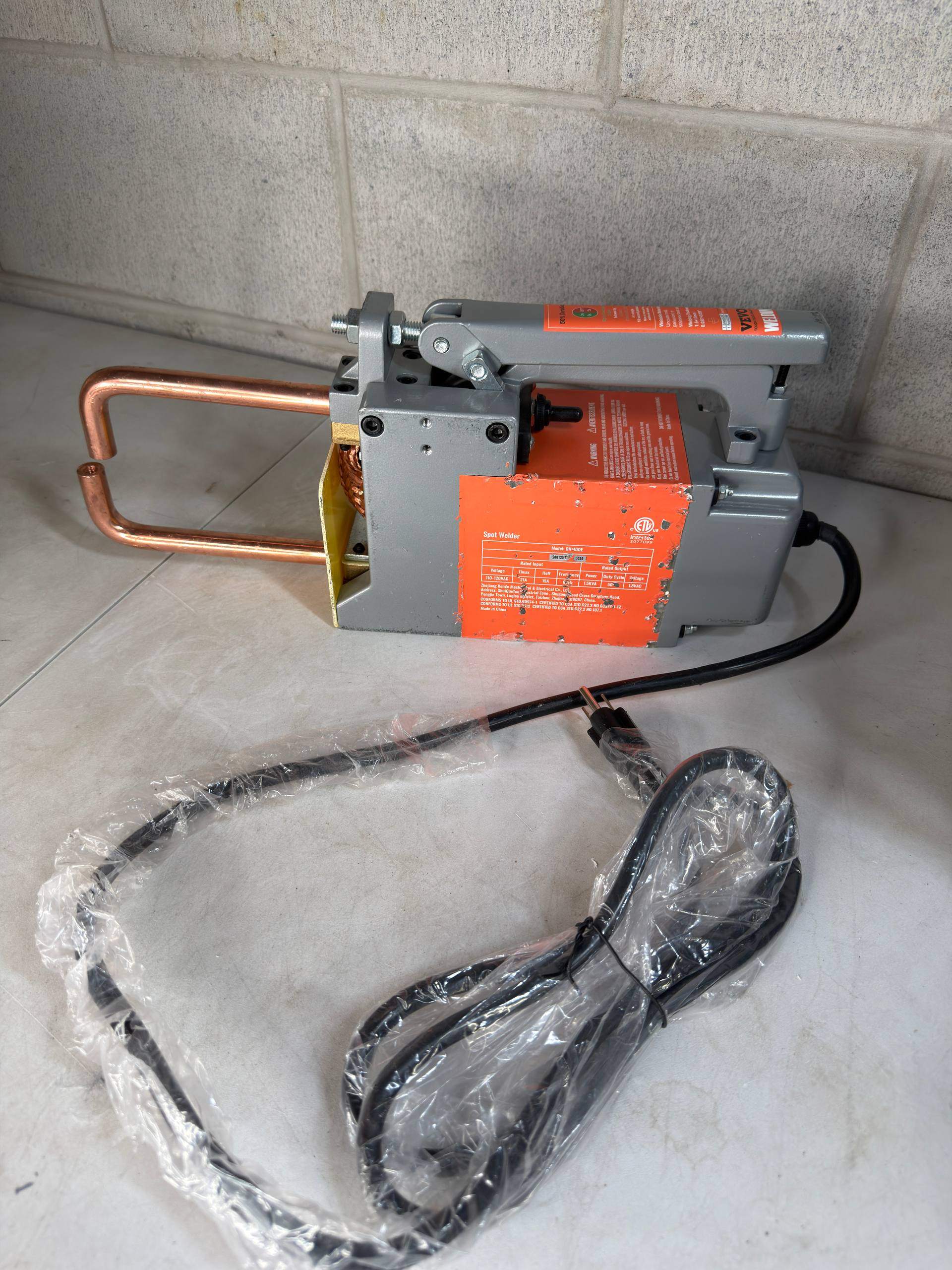 VEVOR Portable Spot Welder – 1.5KVA Handheld Spot Welding Machin - photo 2