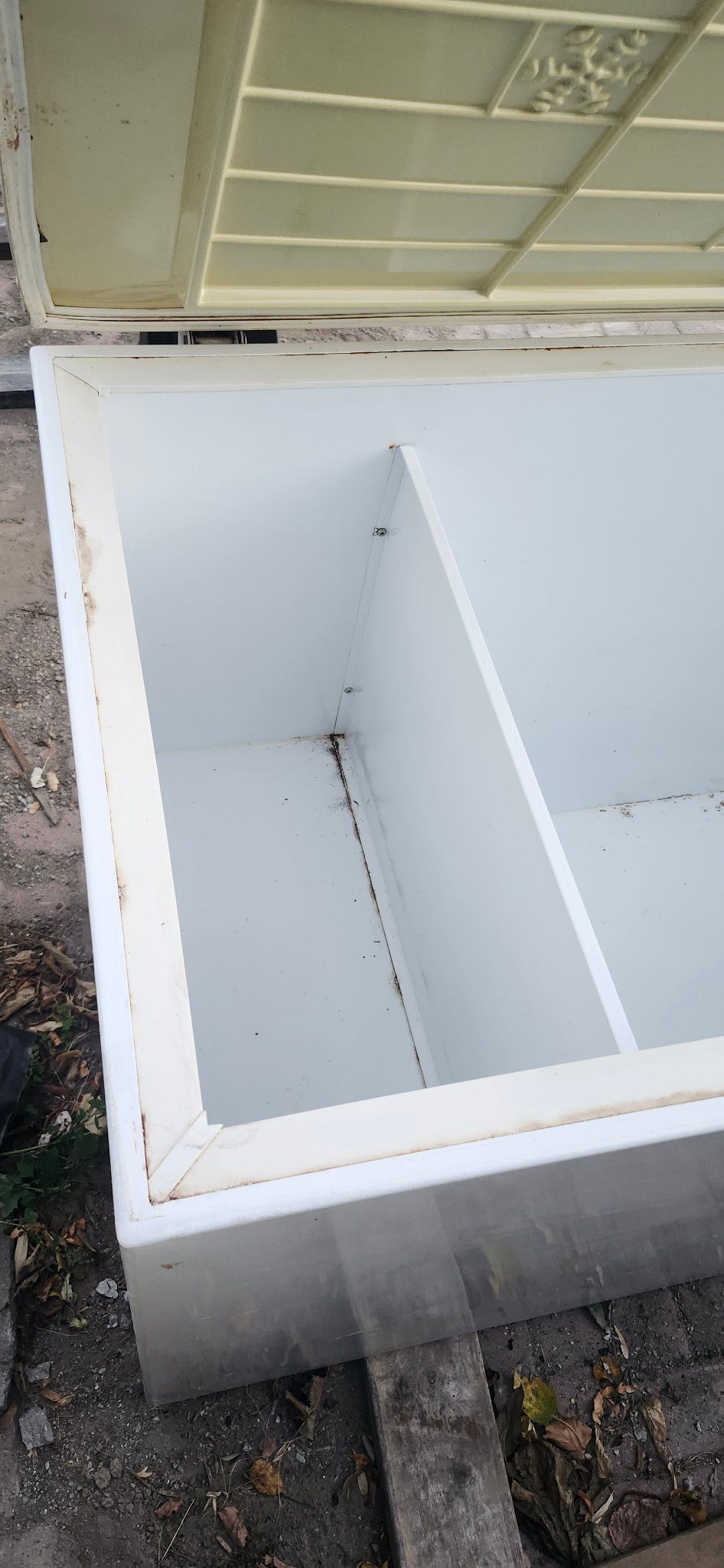 Viking chest freezer, 63 x 30 inches - photo 4