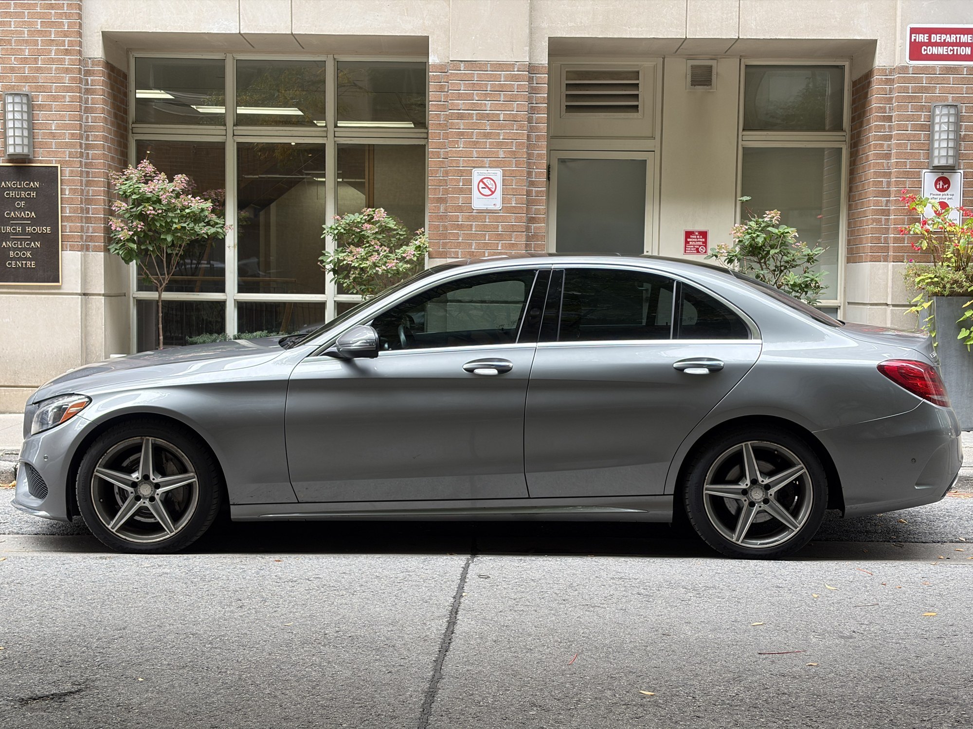 2016 Mercedes-Benz C300 4MATIC – 86,938 km, AMG Wheels - photo 3