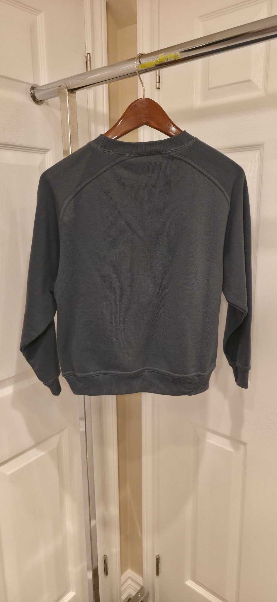 Kids Reebok grey crewneck sweatshirt size M - photo 2