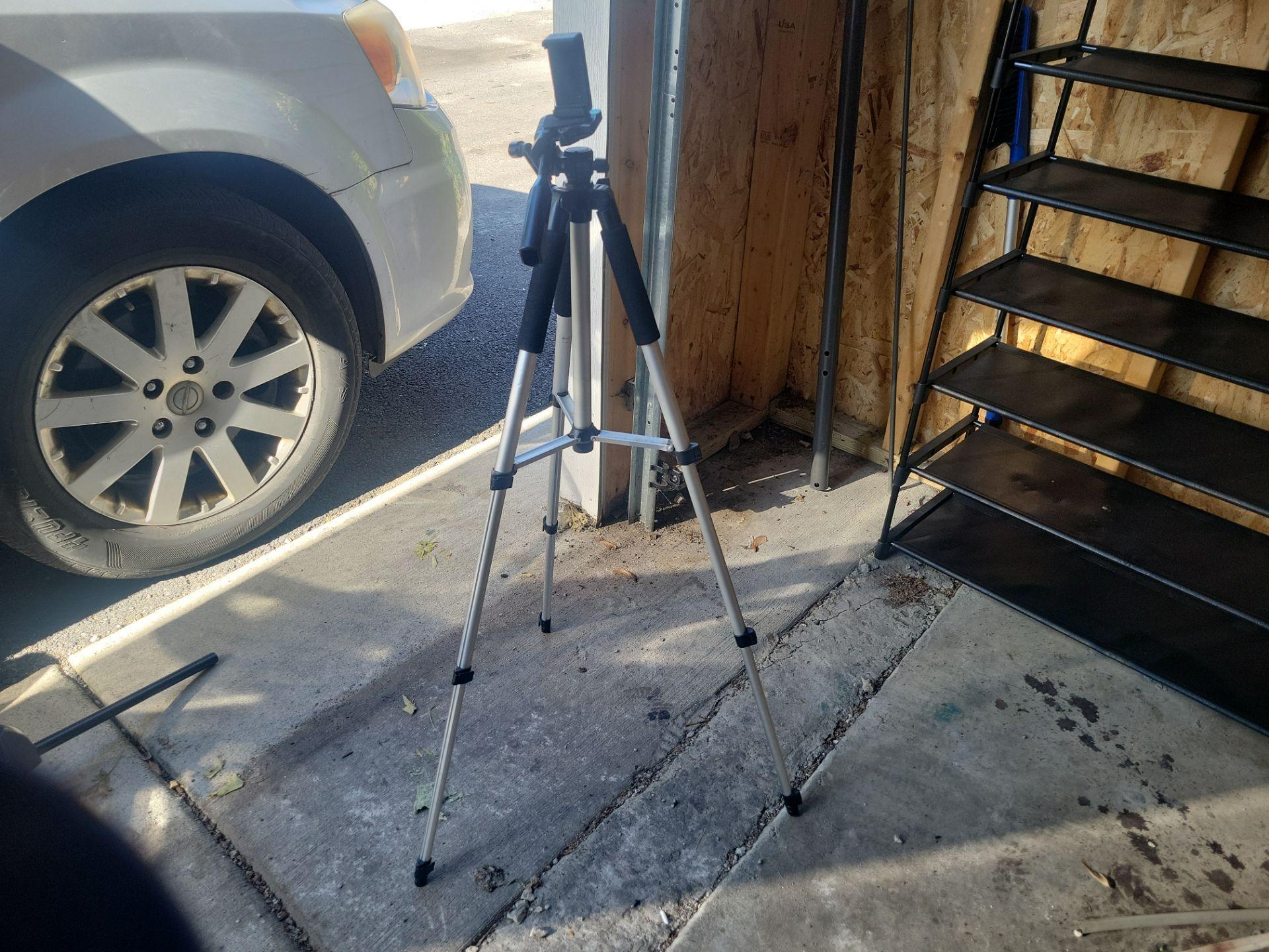 Camera Tripod with Pan Head
