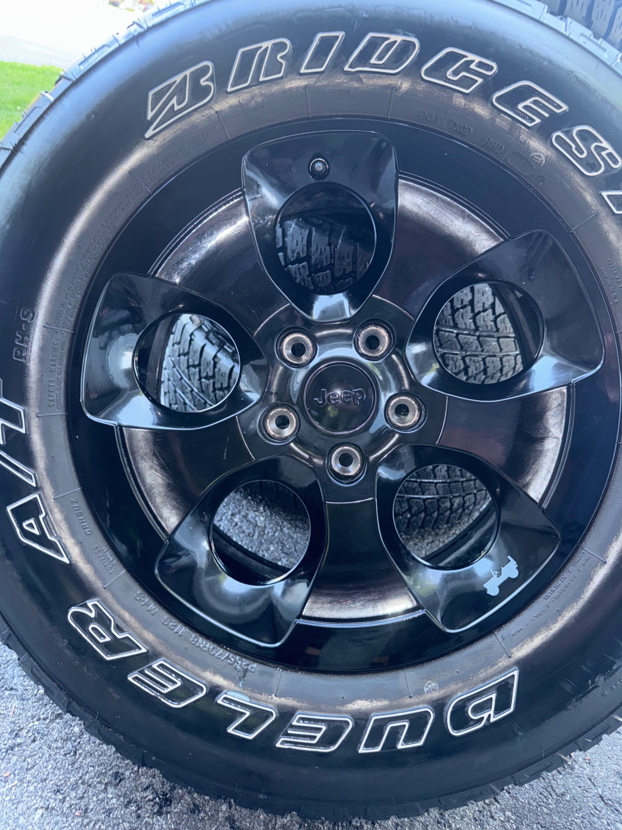 5 Jeep wheels + Bridgestone A/T tires, 255/70R18 - photo 3
