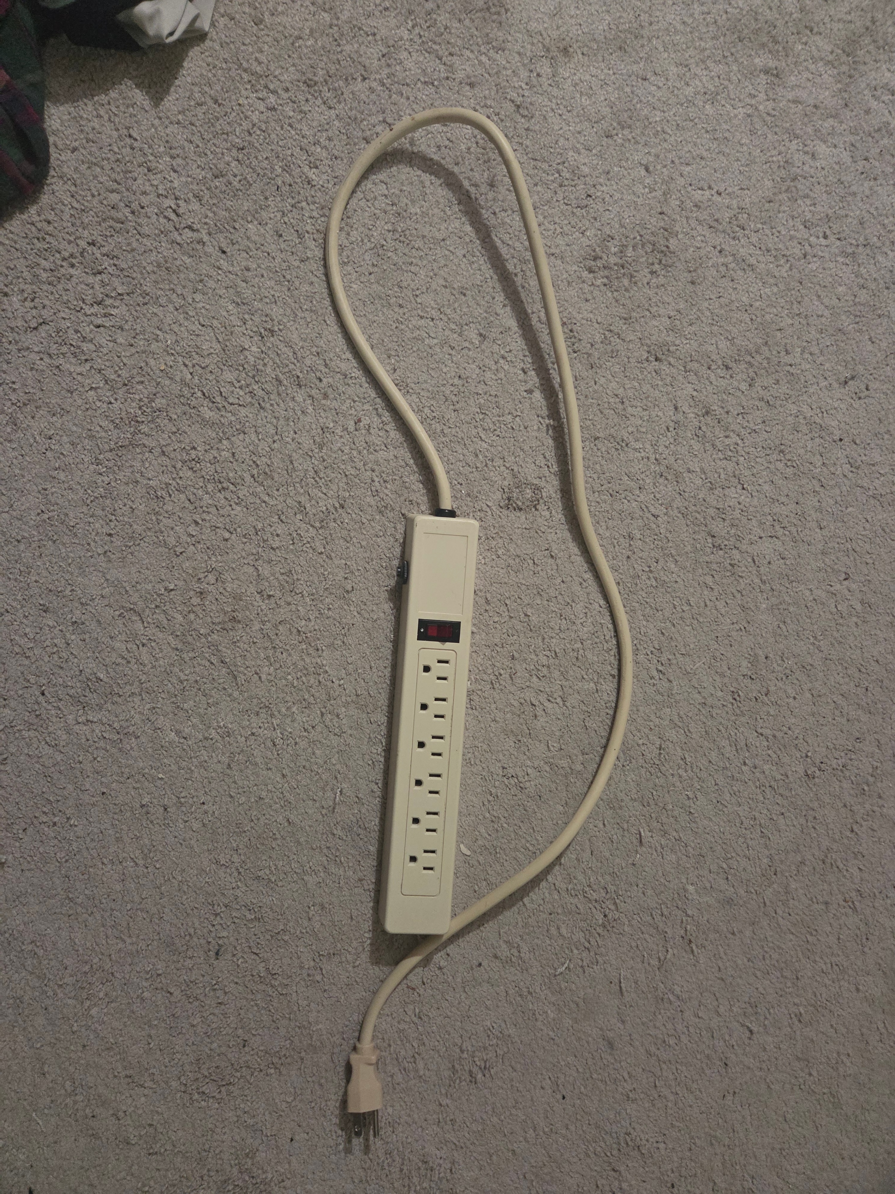 6-Outlet Power Bar Surge Protector (Like New)