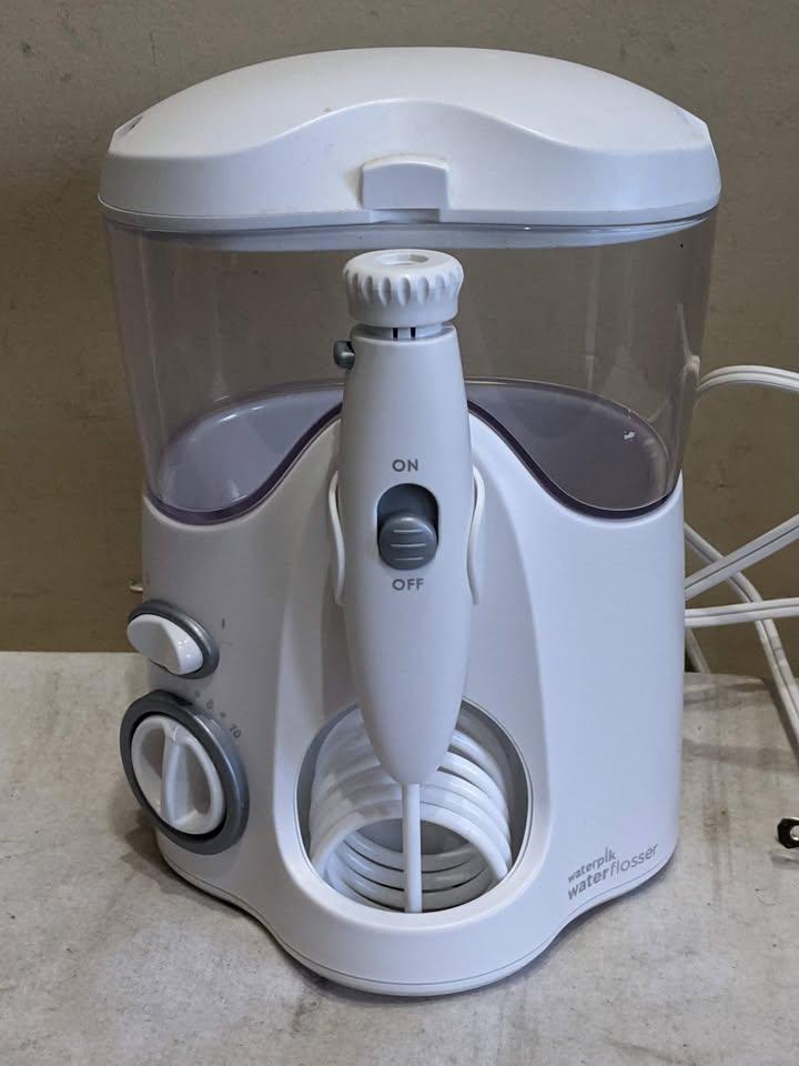 Waterpik Water Flosser Ultra WP-140C, with new replacement tips