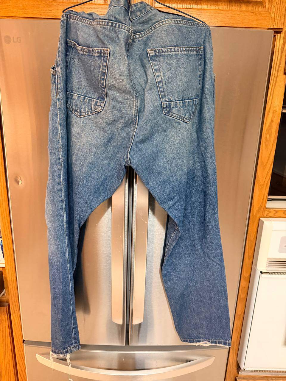 Light Blue Jeans with Frayed Hems - photo 2