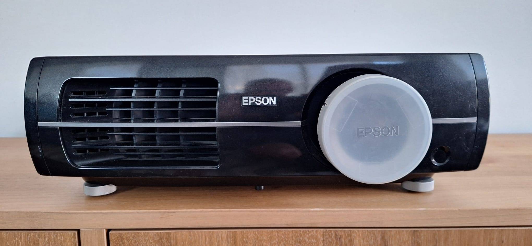 92” ceiling-mounted motorized screen with free Epson projector - photo 2