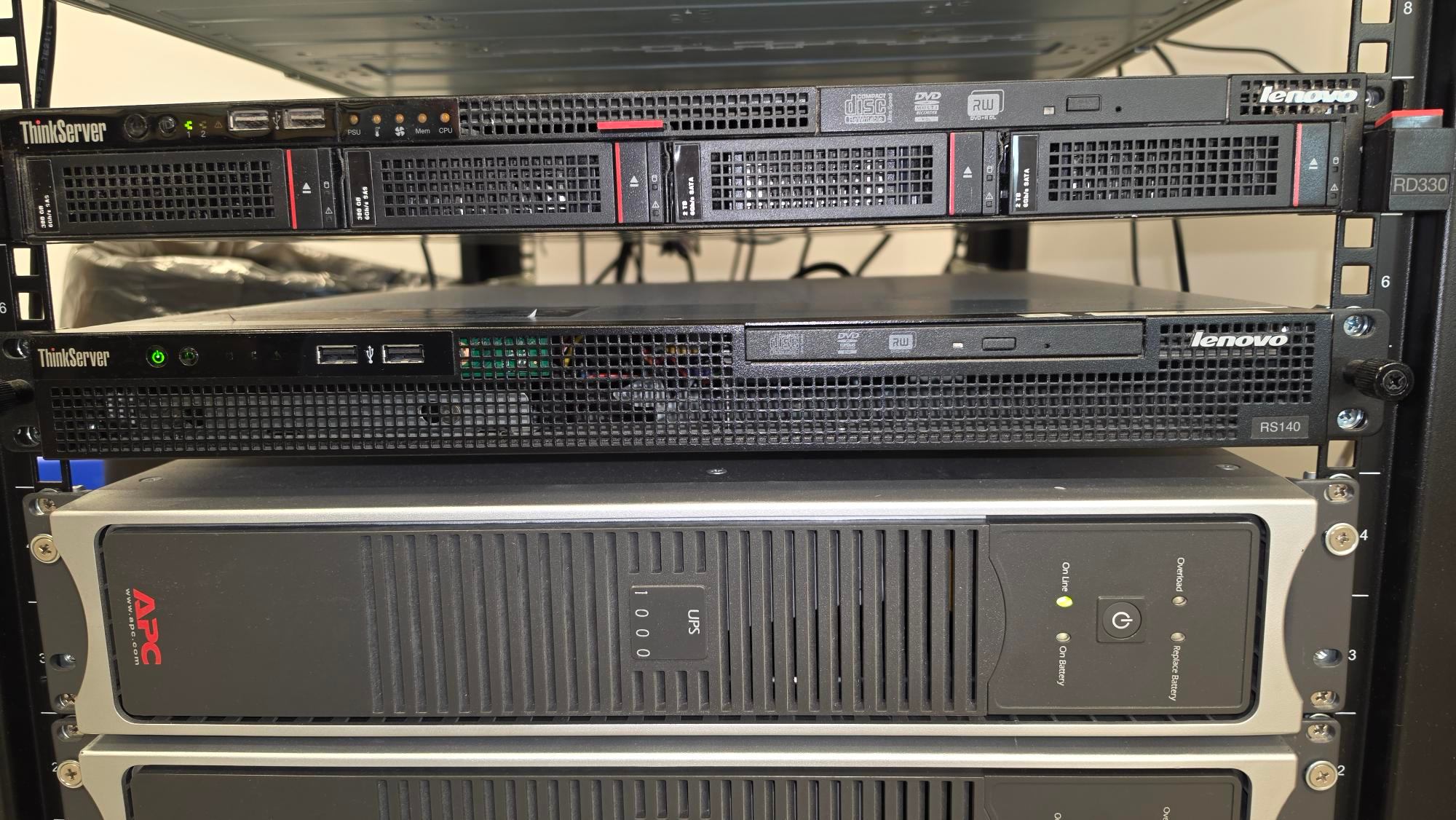 Lenovo RS140 Rack Server