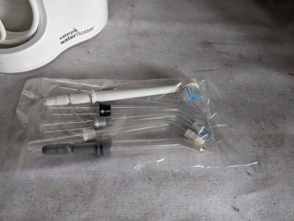 Waterpik Ultra PLUS Water Flosser Includes 6 NEW Tips - photo 2
