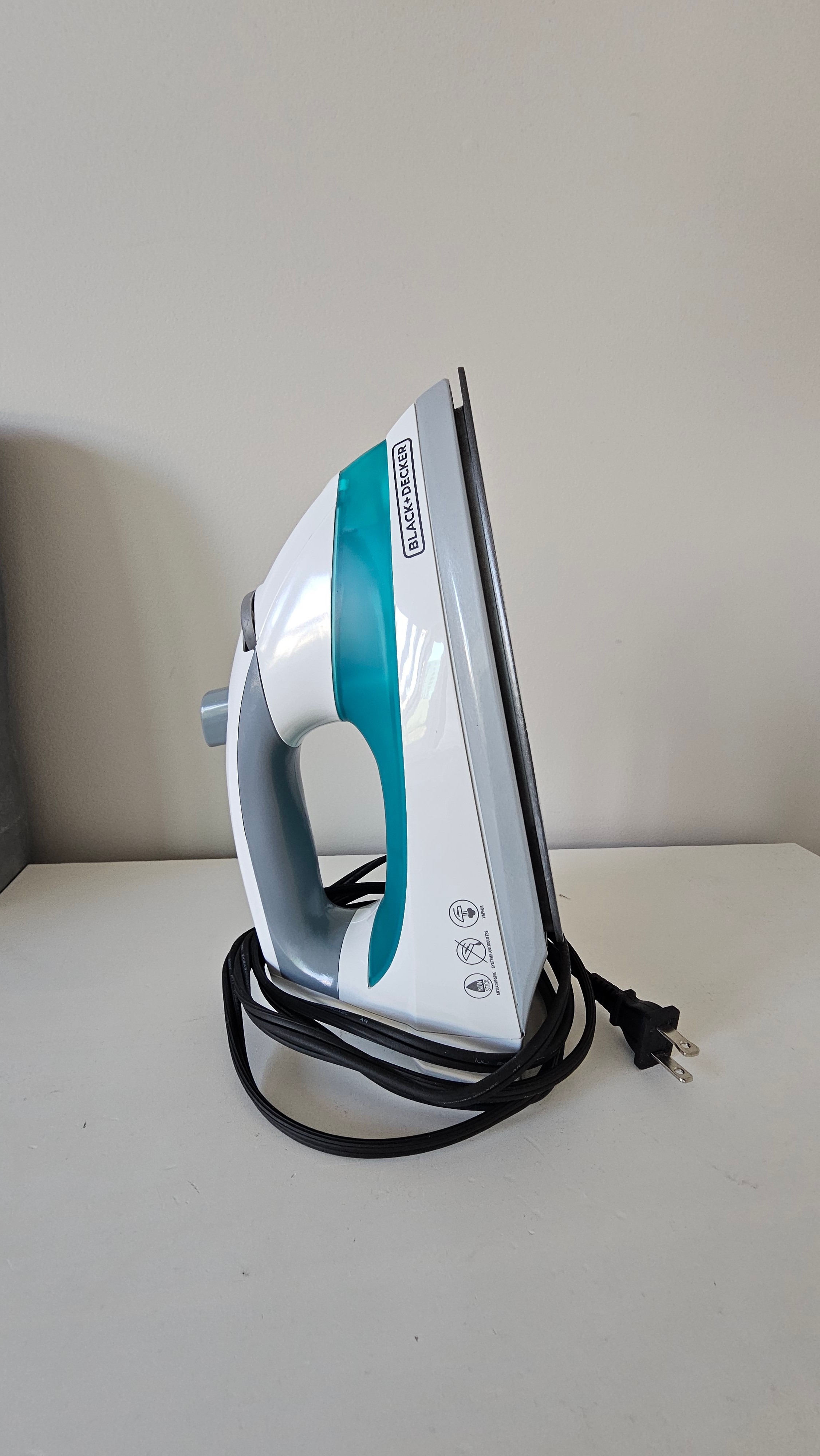 BLACK+DECKER Steam Iron + Ironing Board