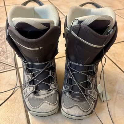Salomon Snowboard Boot Women US 7 – Good Condition