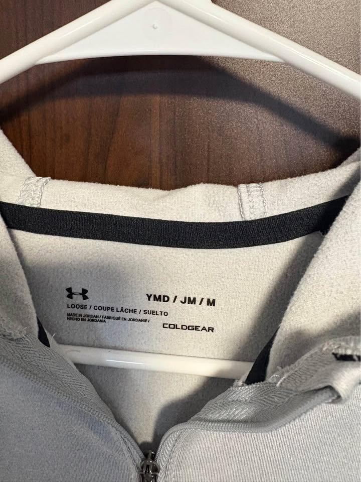 Under Armour - Youth M - 11-13 yrs Boys -USED