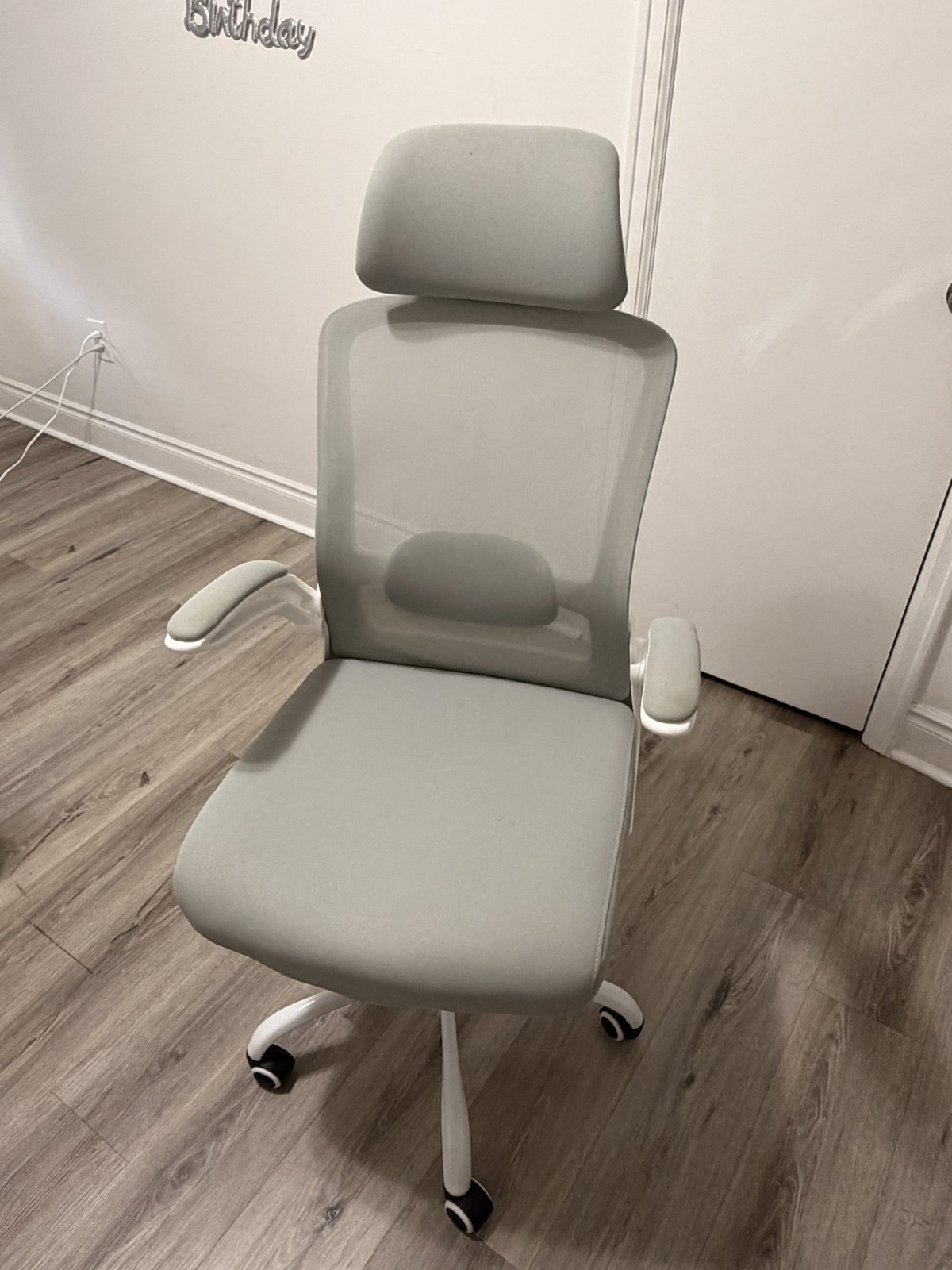 Grey Mesh Office Chair with Headrest – Flip-Up Arms, Lumbar