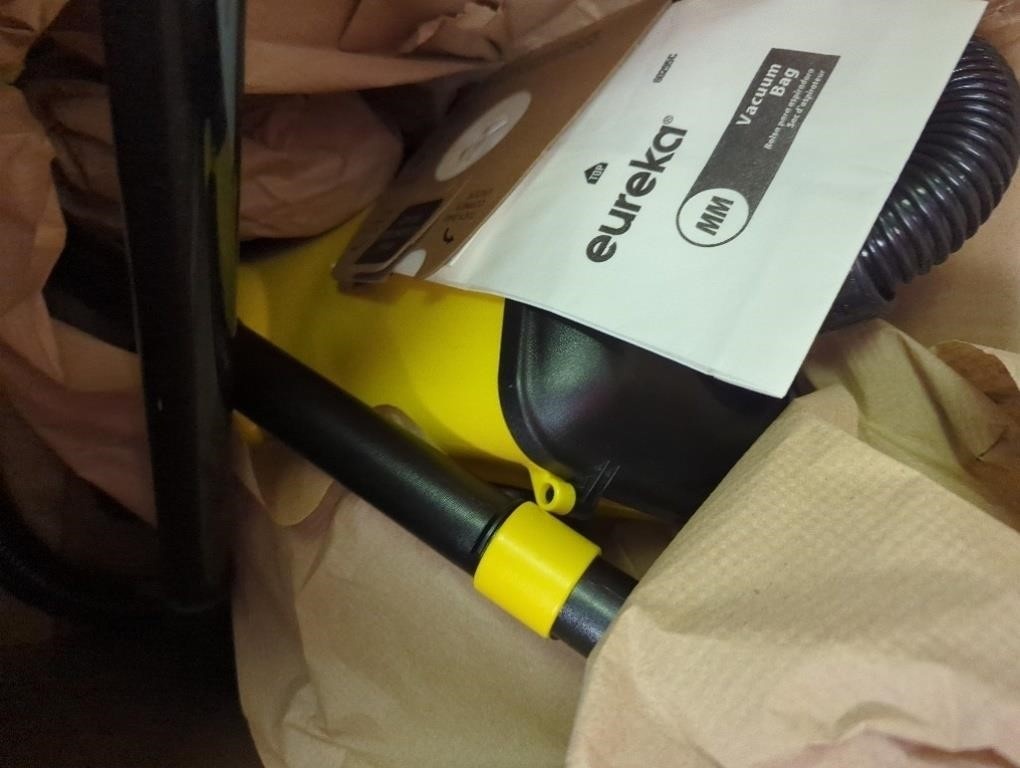 Eureka Mighty Mite Canister Vacuum 3670G - photo 3