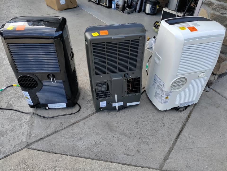 3 air conditioner, UNTESTED, $50 each - photo 2