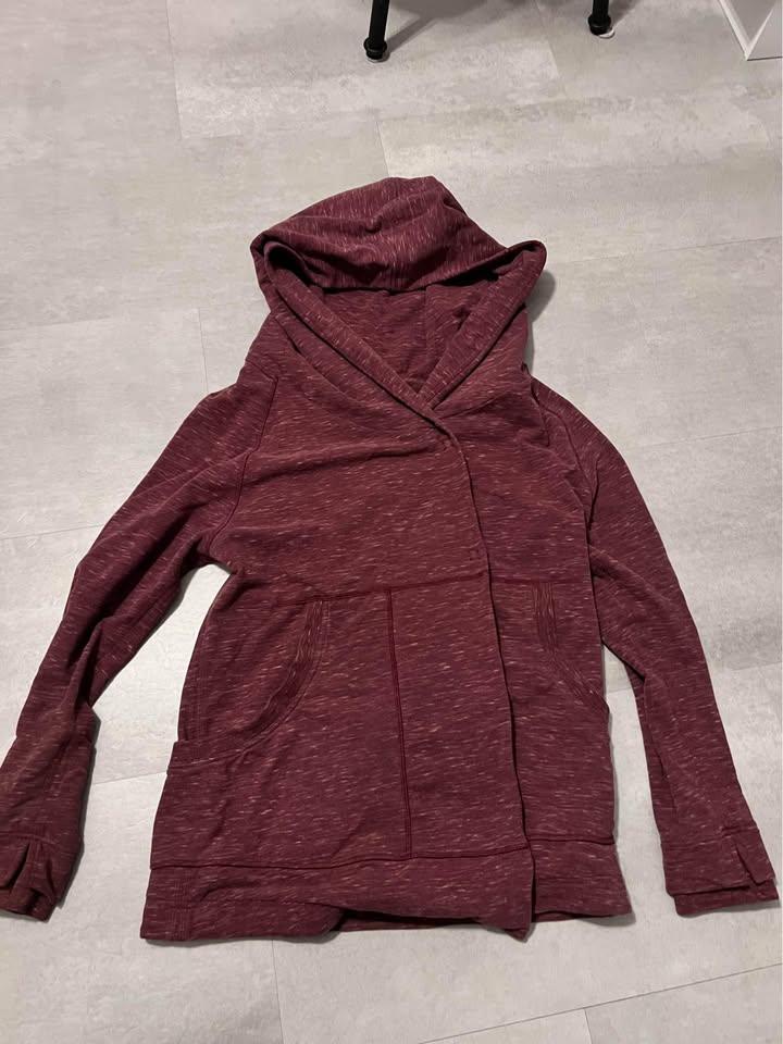 Lululemon size 10