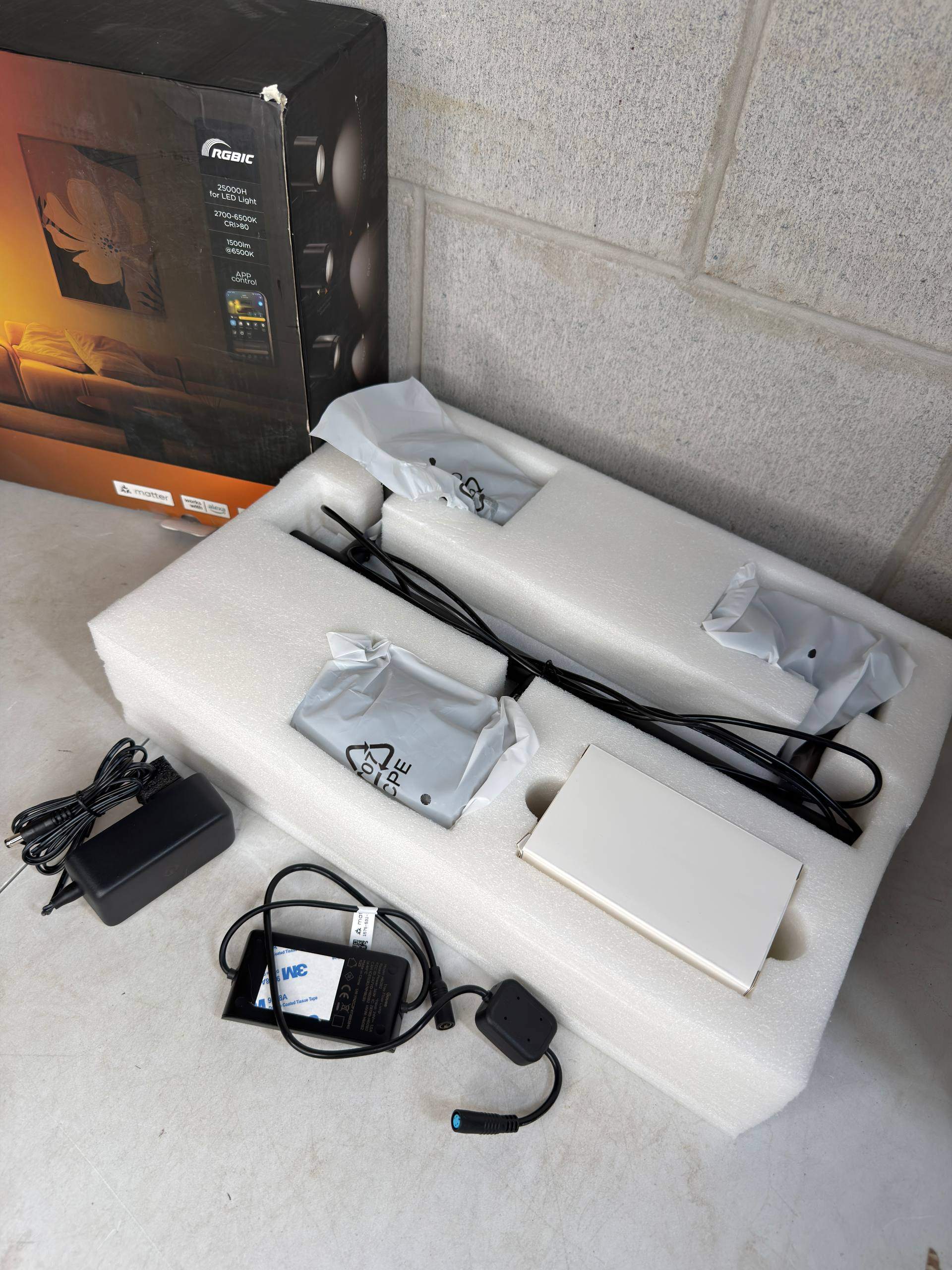 Govee Tree Floor Lamp with Matter Support – 3 Rotatable Lights - photo 3