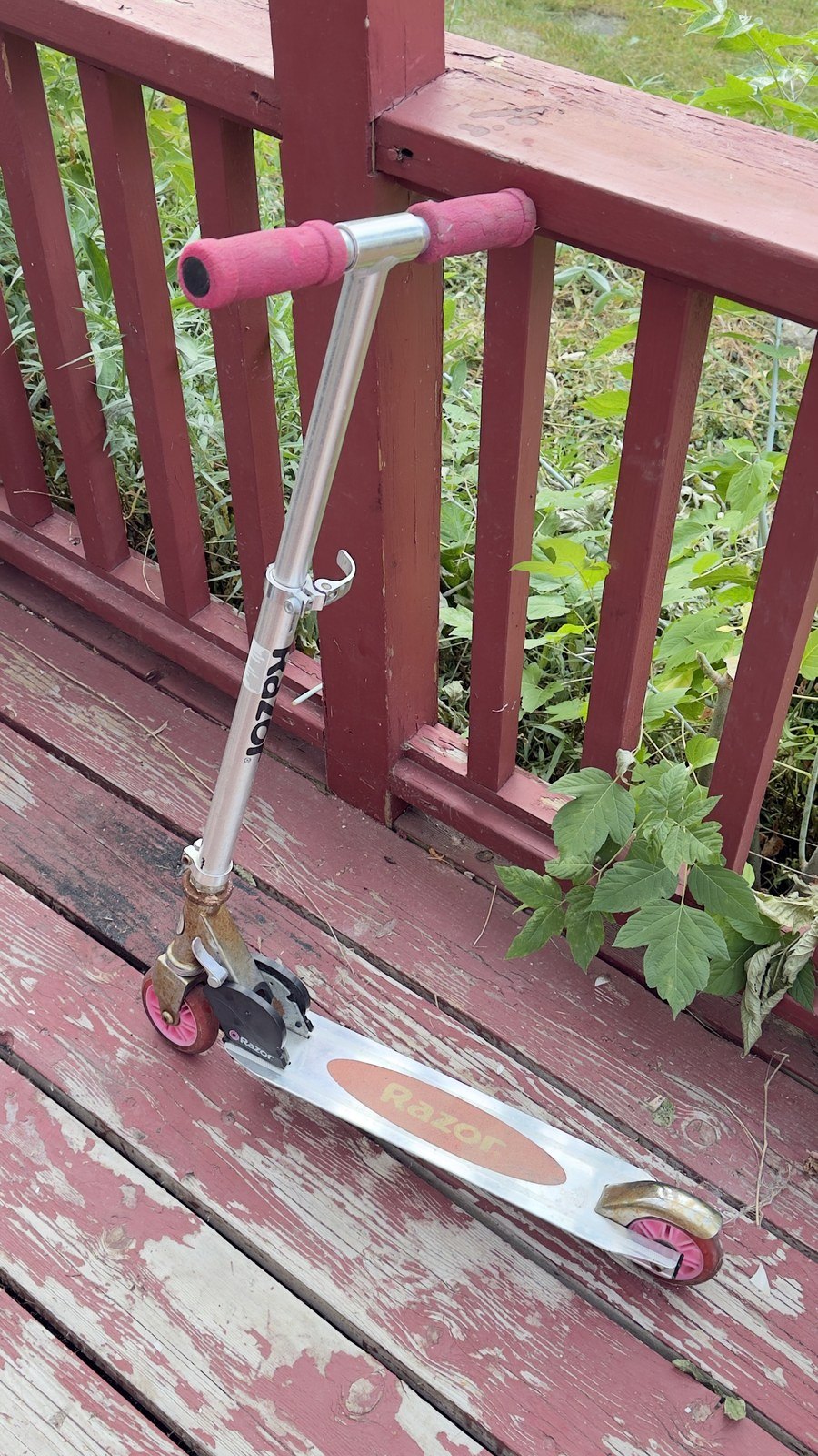 Razor Kick Scooter – Foldable, Pink Wheels & Grips, Rear Brake
