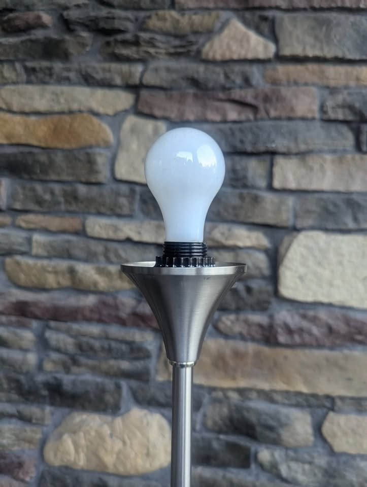 2 head stand-up light, (LED bulbs for $10 extra) - photo 2