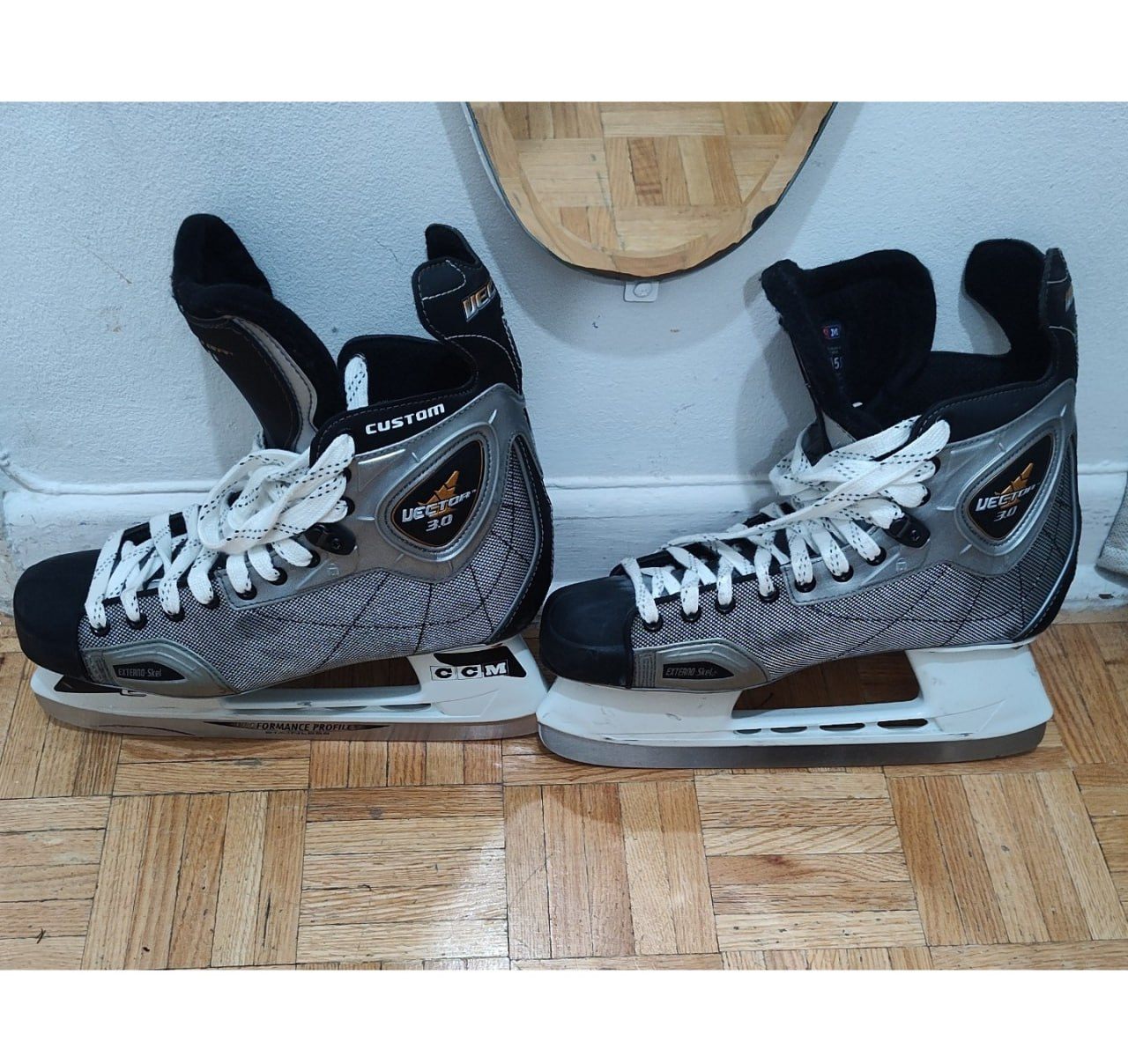 CCM Vector 3.0 Men's Hockey Skates - Size 11 D (EUR 45.5)