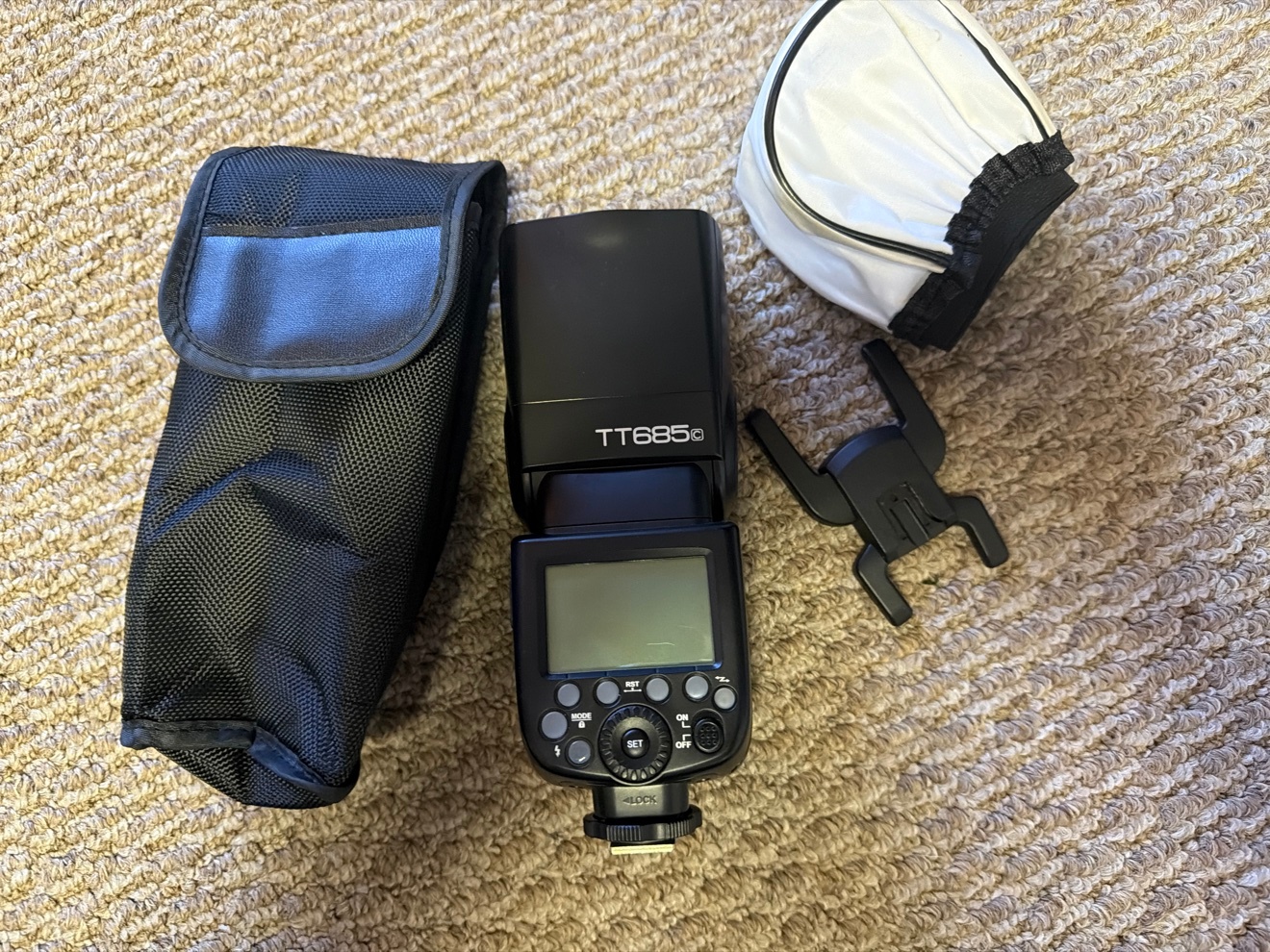 Godox TT685C TTL flash for Canon - case, stand, diffuser
