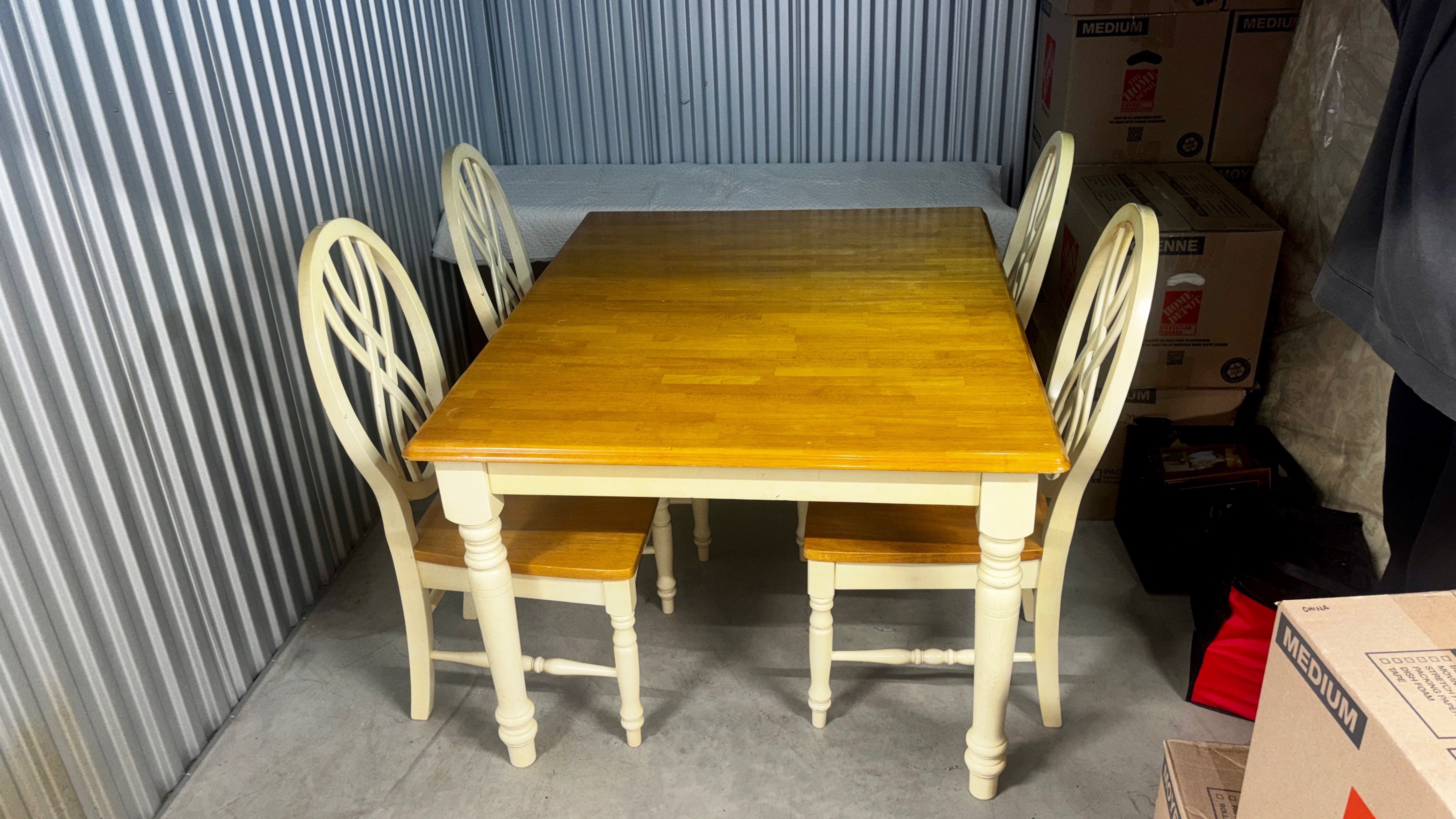 Solid Oak Kitchen table and 4 chairs.