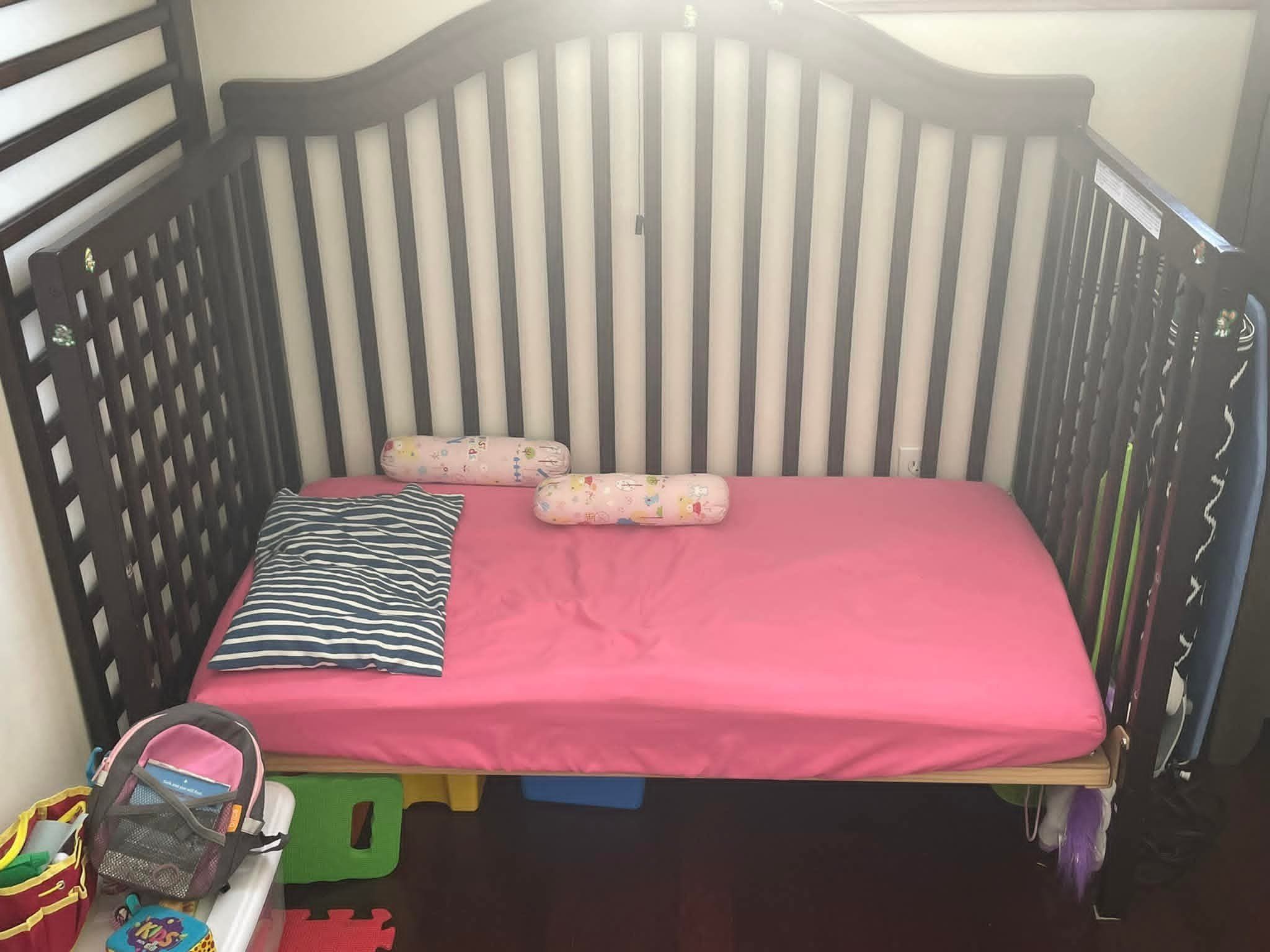 Stork Craft Convertible Crib (Espresso) - Toddler/Double Bed - photo 2